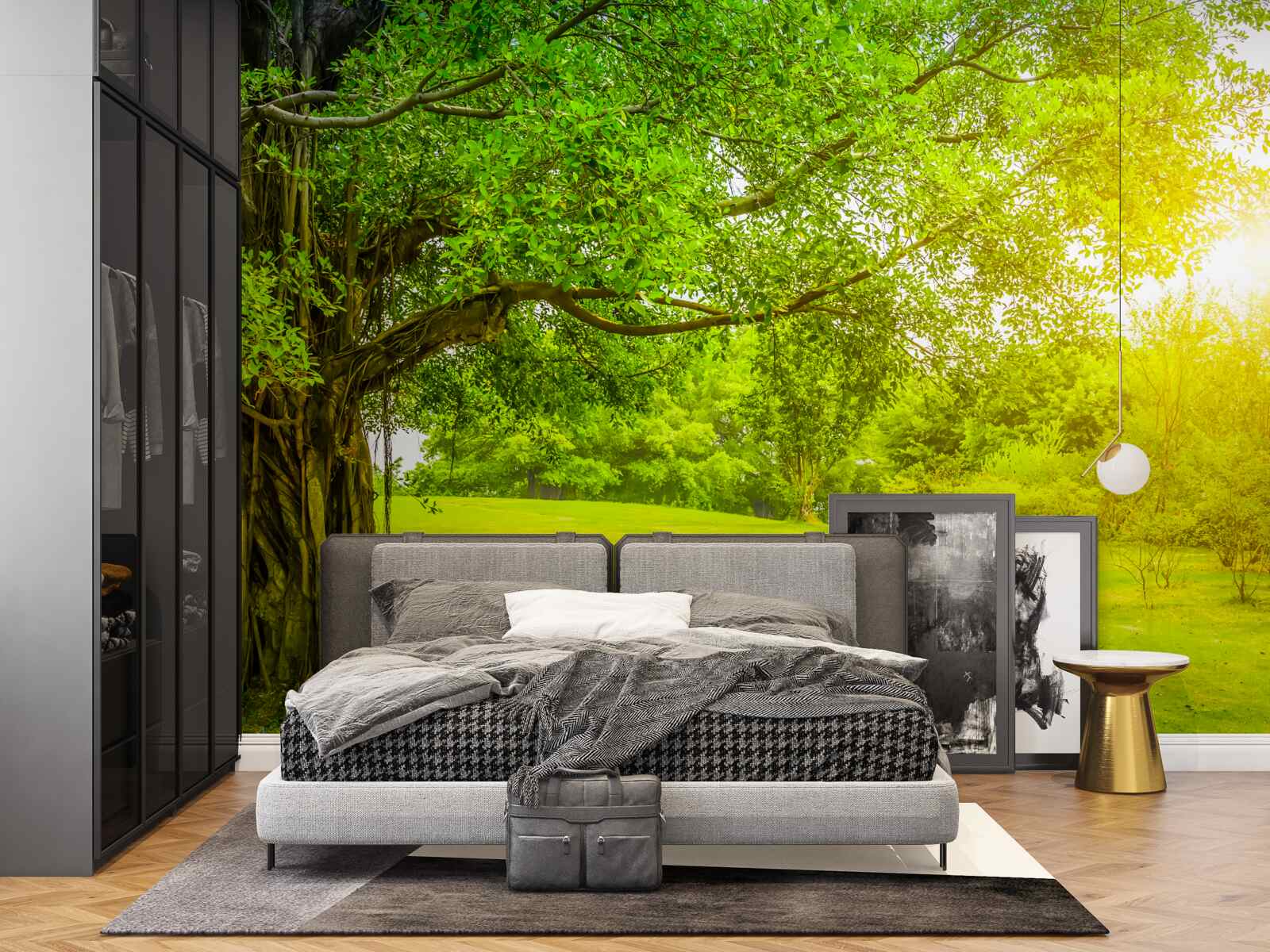 Фотошпалери світла галявина, освітлена сонцем і помітна своїм зеленим кольором