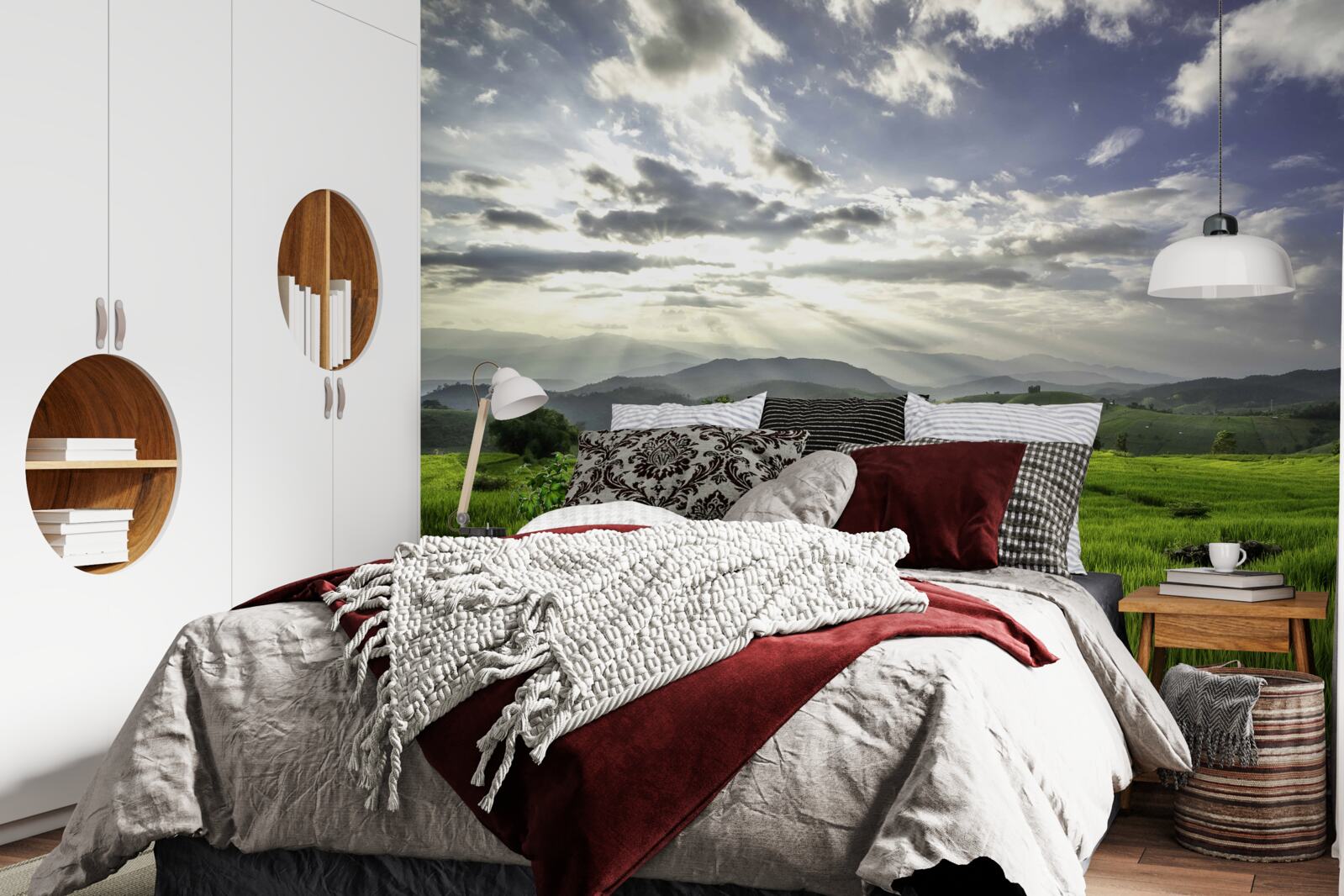 Фотошпалери галявина, що потопає в зелені гір, освітлена сонячними променями