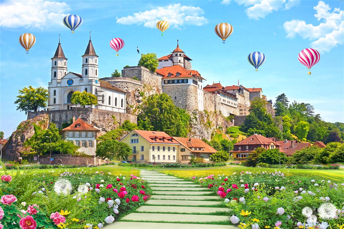 Фотошпалери різнокольорові повітряні кулі злітають високо над міськими дахами