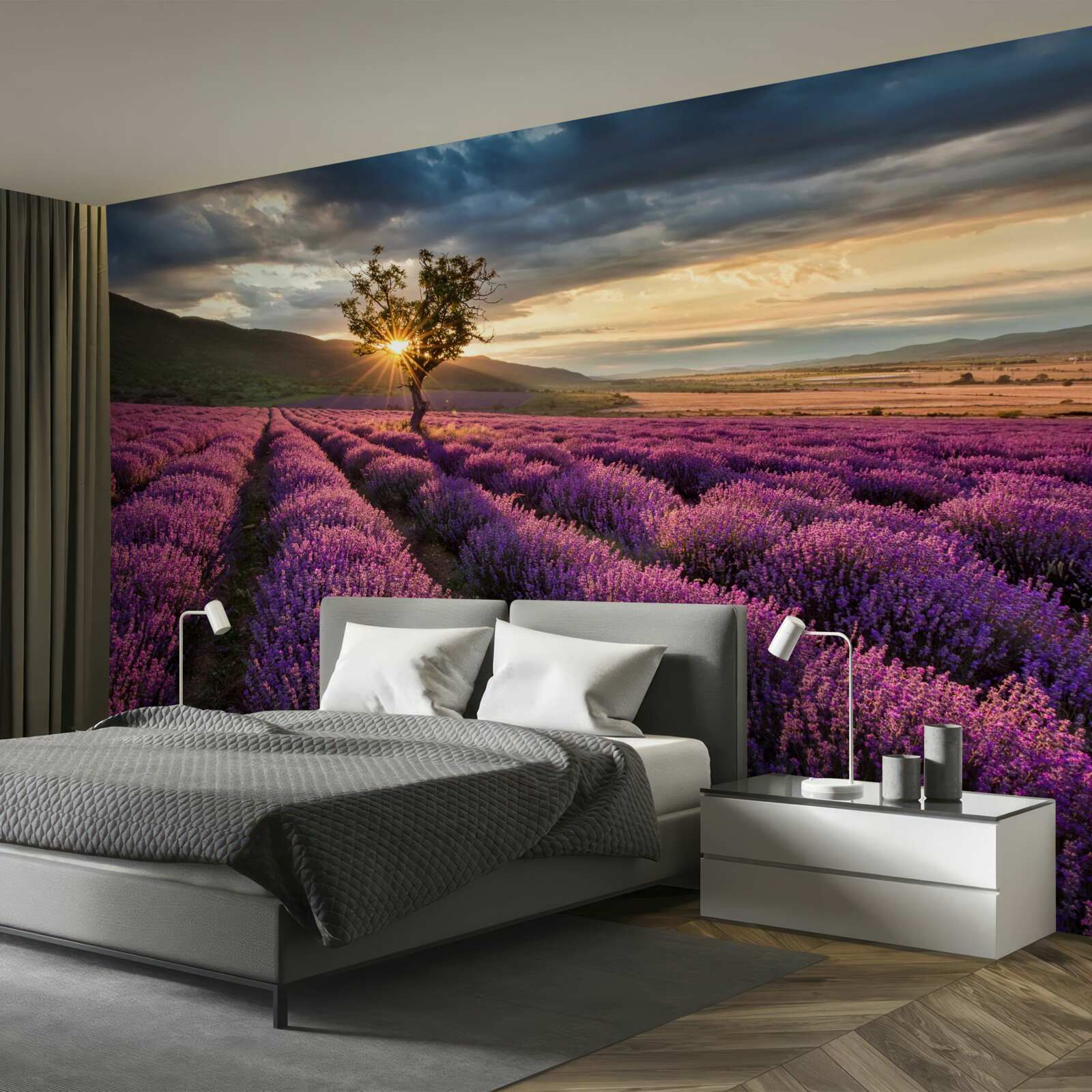 Фотошпалери захід сонця на лавандовому полі оточує ізольоване дерево