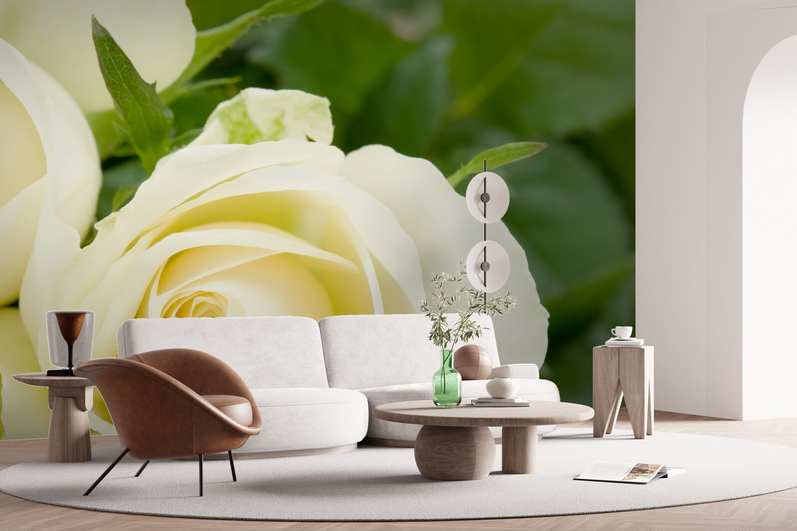 Фотошпалери троянда бежевого відтінку з зеленим листям