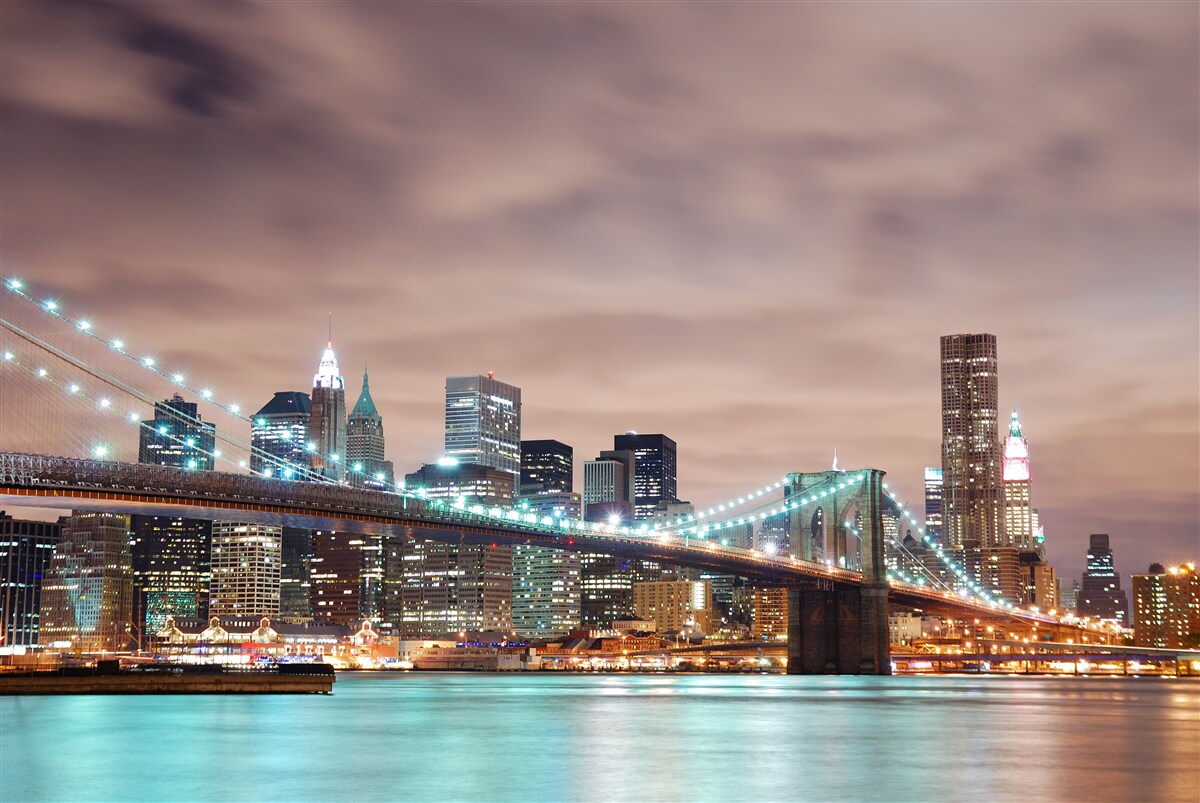 Фотошпалери нічне місто в сучасності