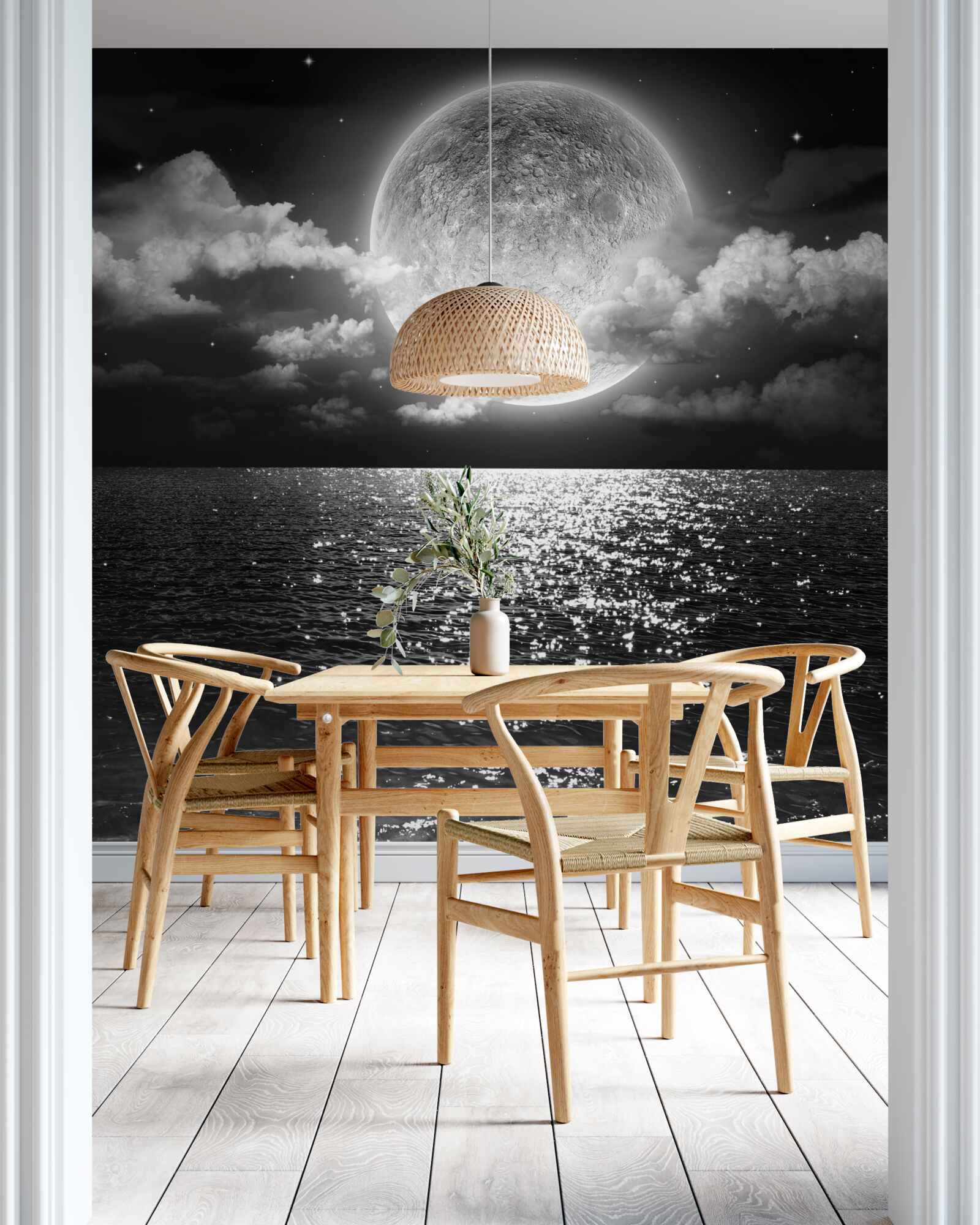 Фотошпалери захід сонця над морем при місяці з чорно-білим відтінком