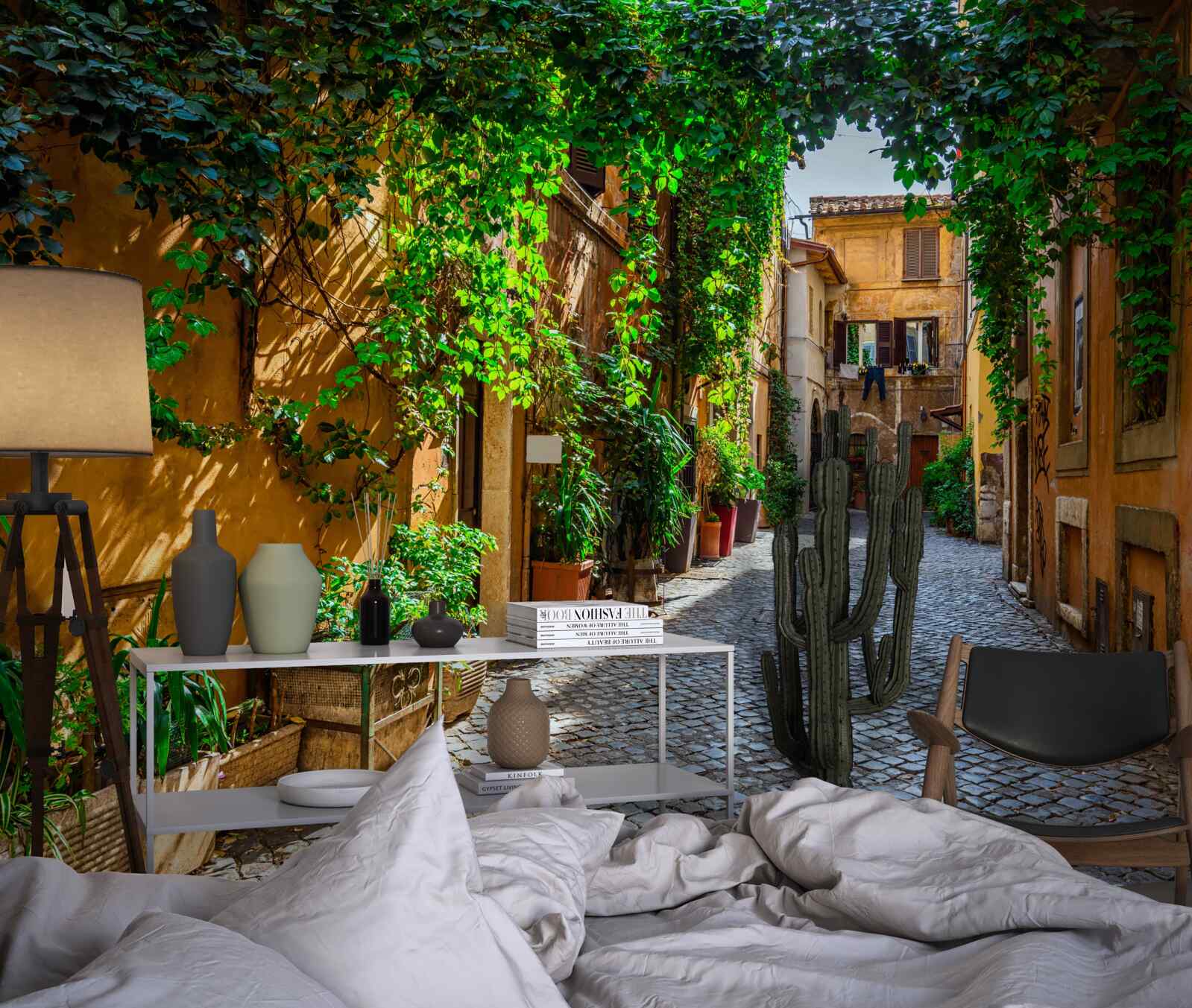 Фотошпалери Італійський дворик, оточений зеленню, наповнений затишком