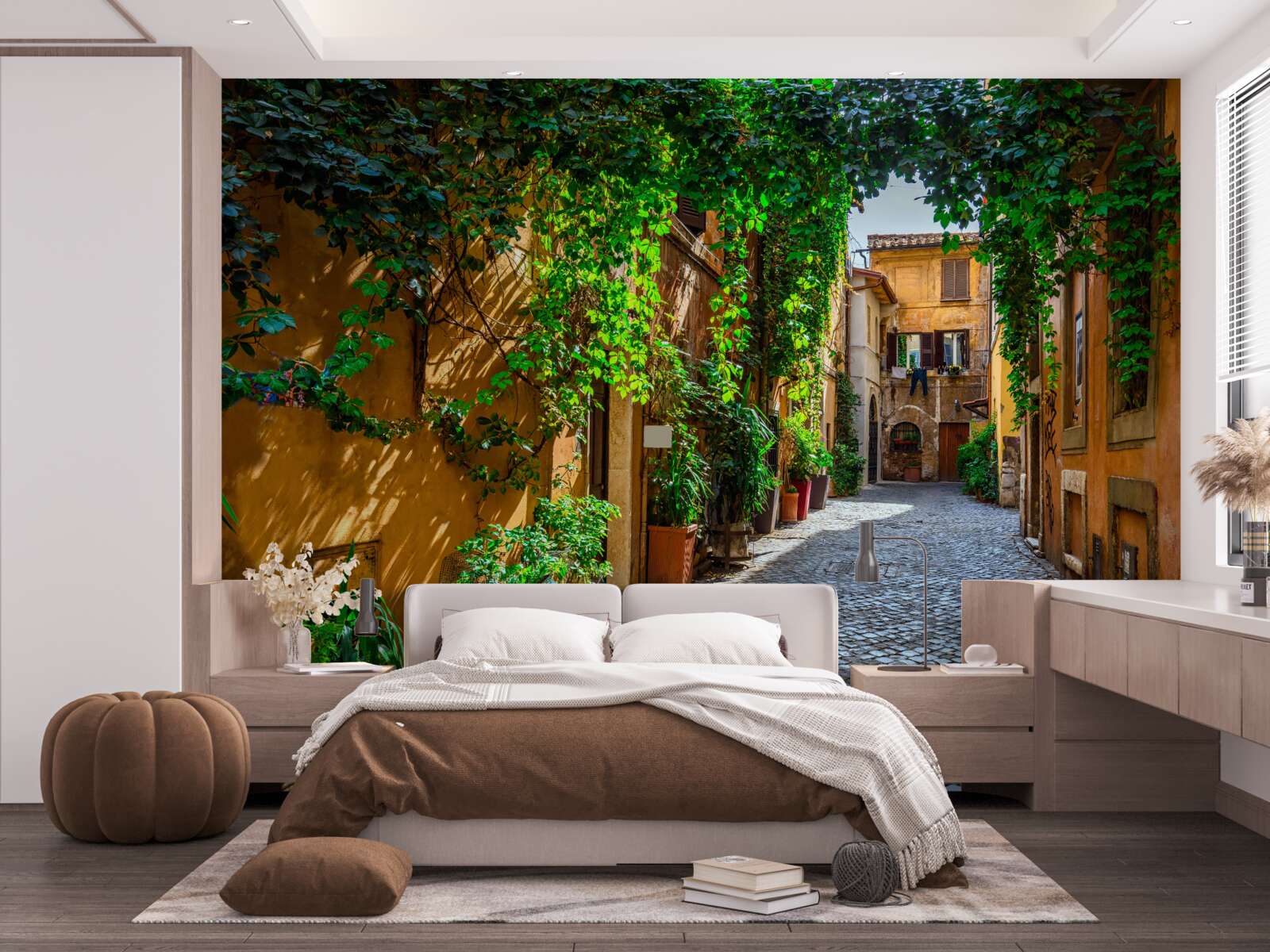 Фотошпалери Італійський дворик, оточений зеленню, наповнений затишком