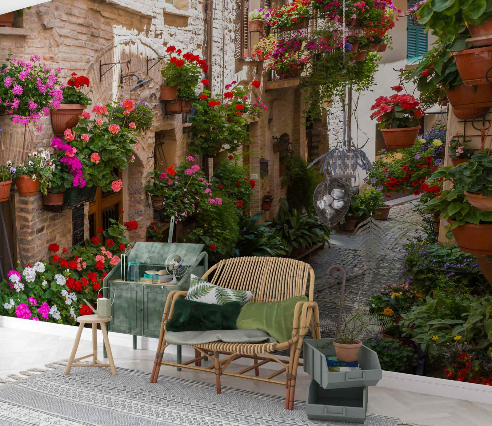 Фотошпалери вулиця, що потопає в густій зелені, огортаючи своєю старовиною