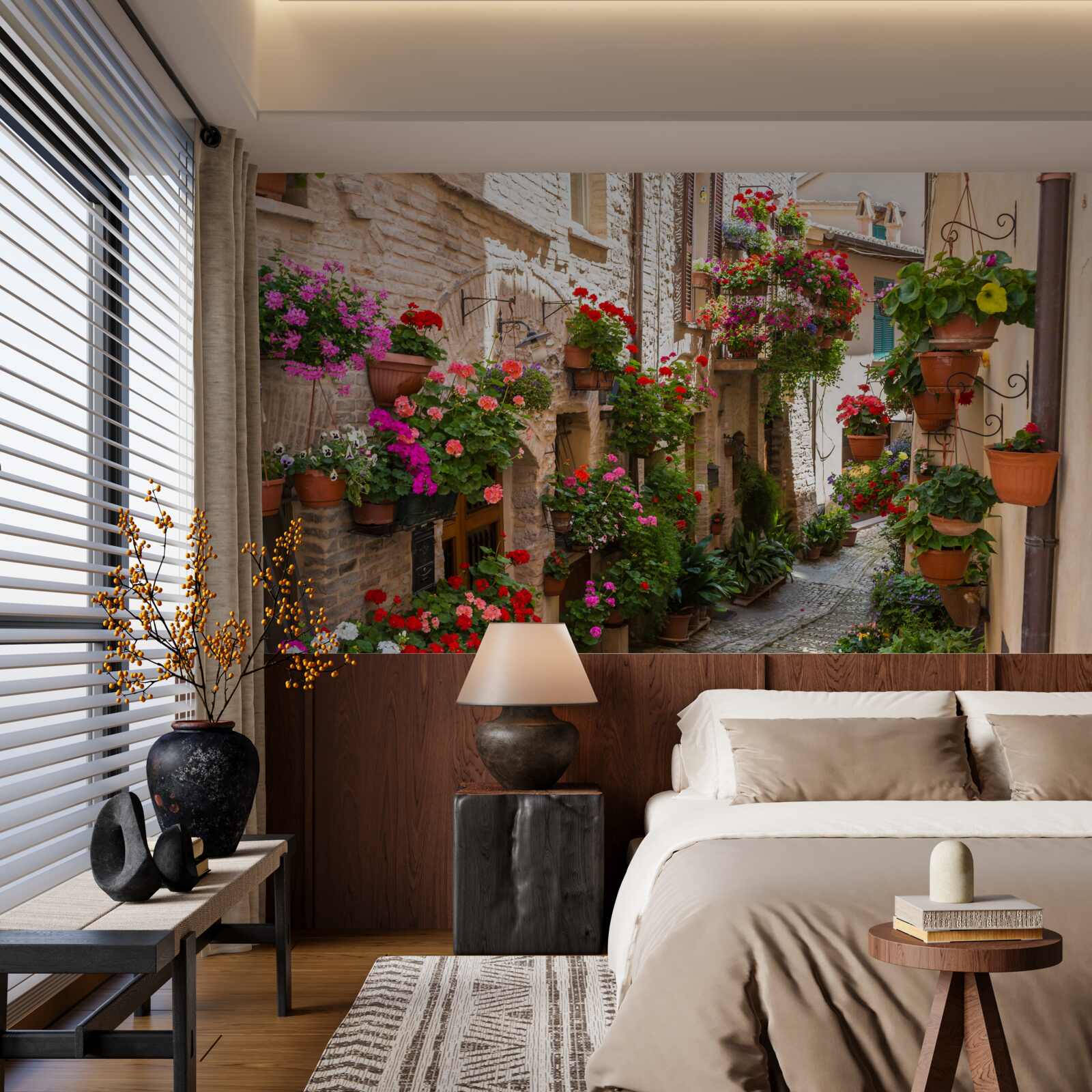 Фотошпалери вулиця, що потопає в густій зелені, огортаючи своєю старовиною