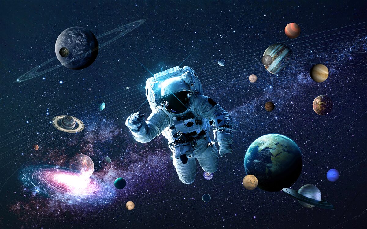 Фотошпалери астронавт у Всесвіті