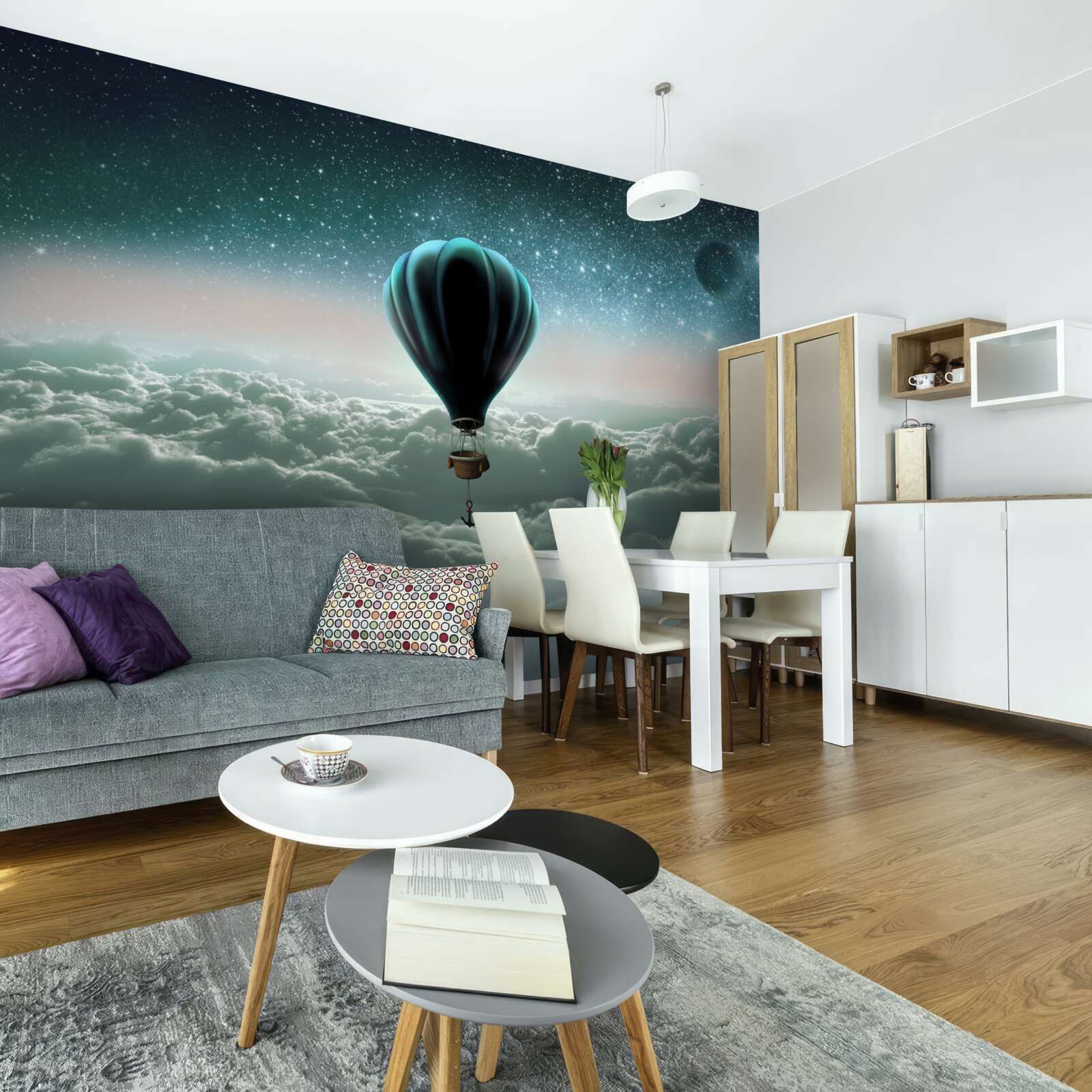 Фотошпалери нічна повітряна куля, що ширяє над хмарами