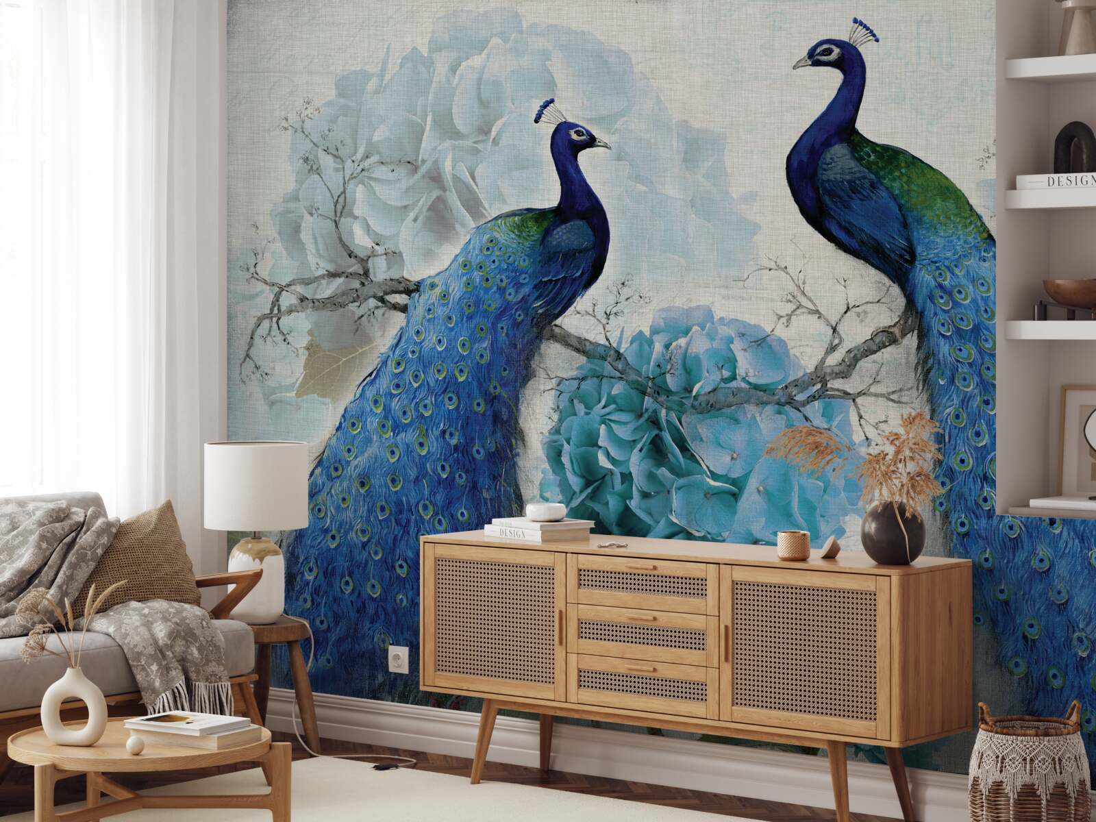 Фотошпалери павичі з блакитним пір'ям на квітах того ж відтінку