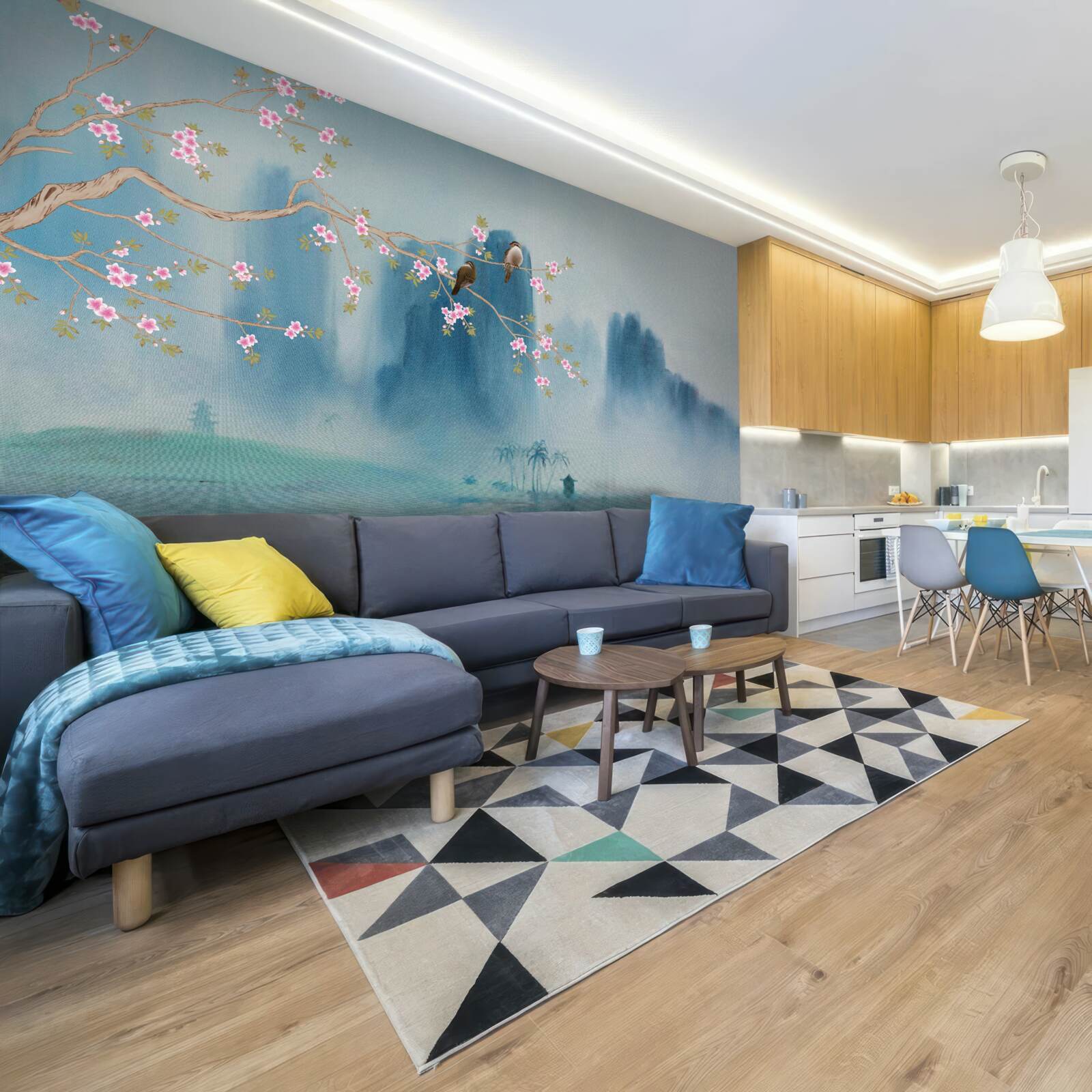 Фотошпалери над озером, вкритим туманом, розпускається вишневий цвіт