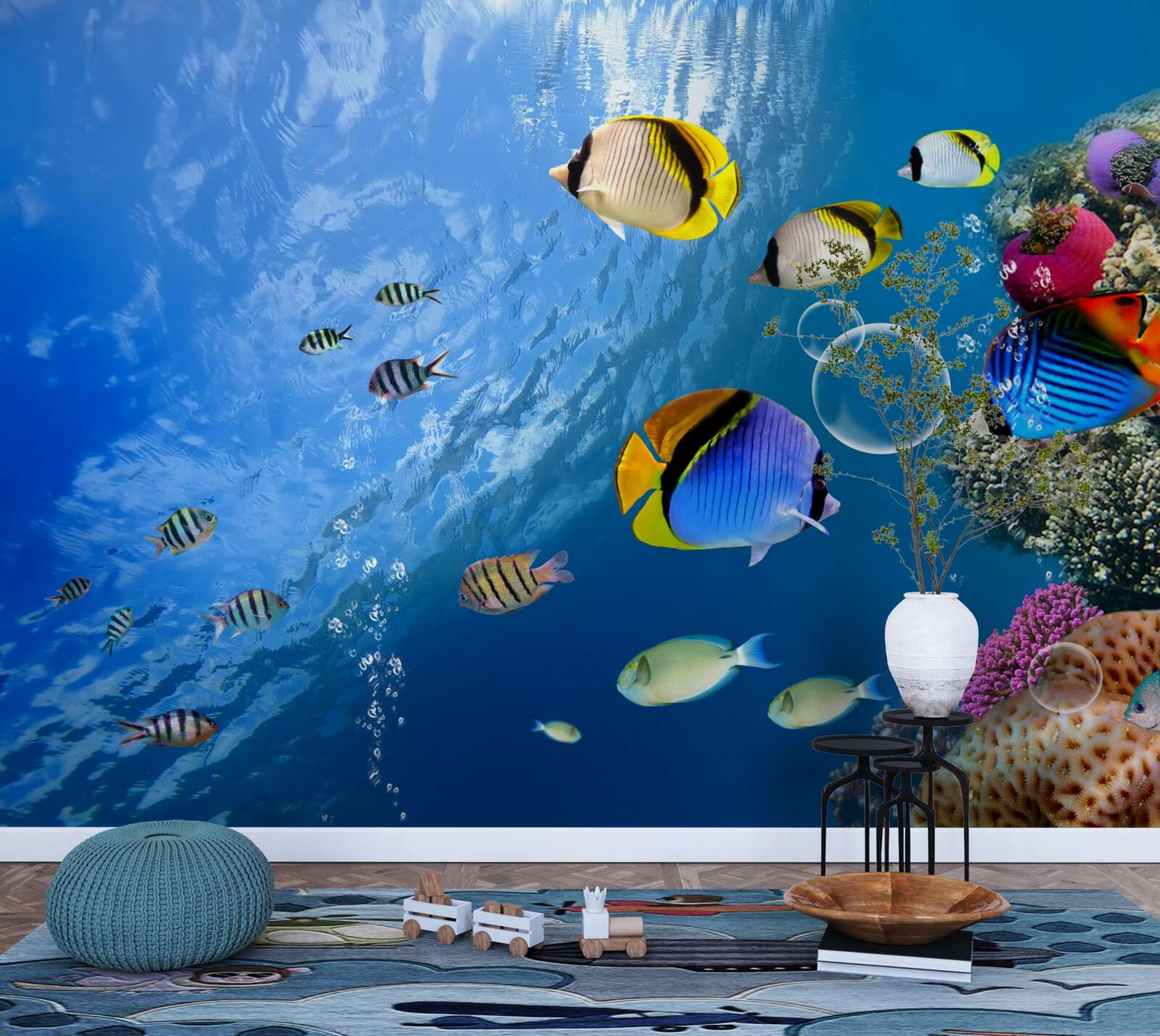 Фотошпалери яскрава риба в спокійній воді