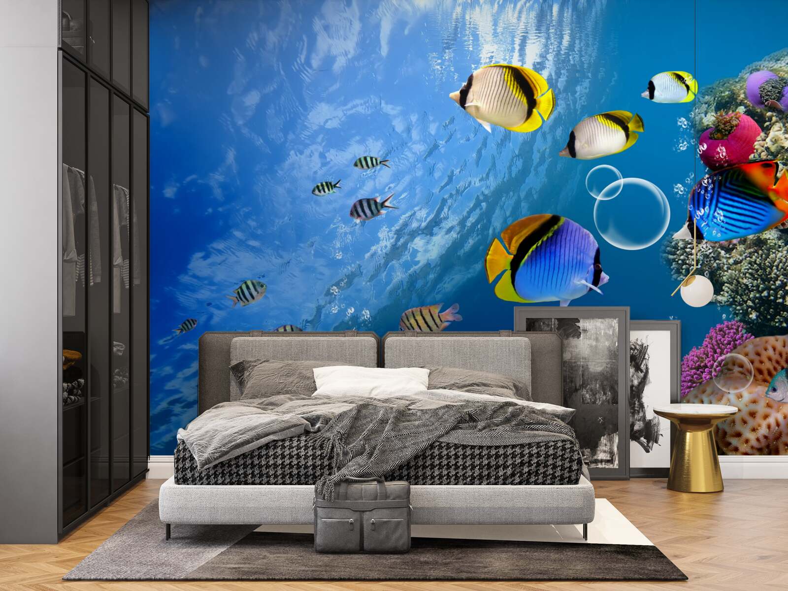 Фотошпалери яскрава риба в спокійній воді