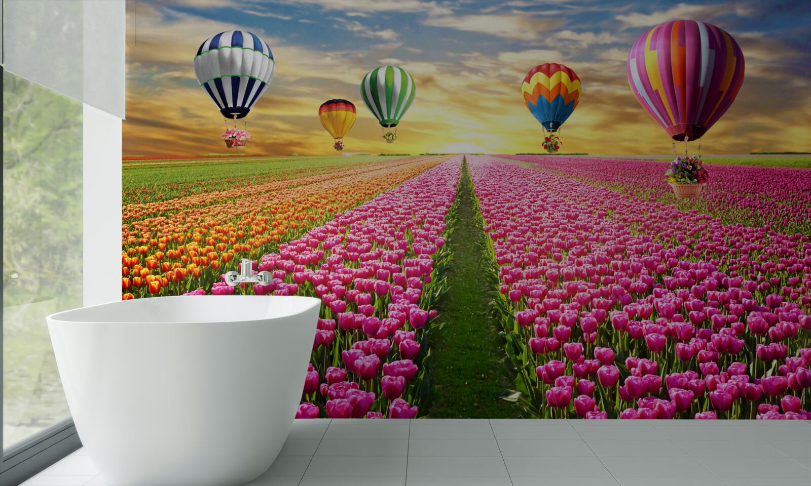 Фотошпалери кулі, що здіймаються над полем тюльпанів