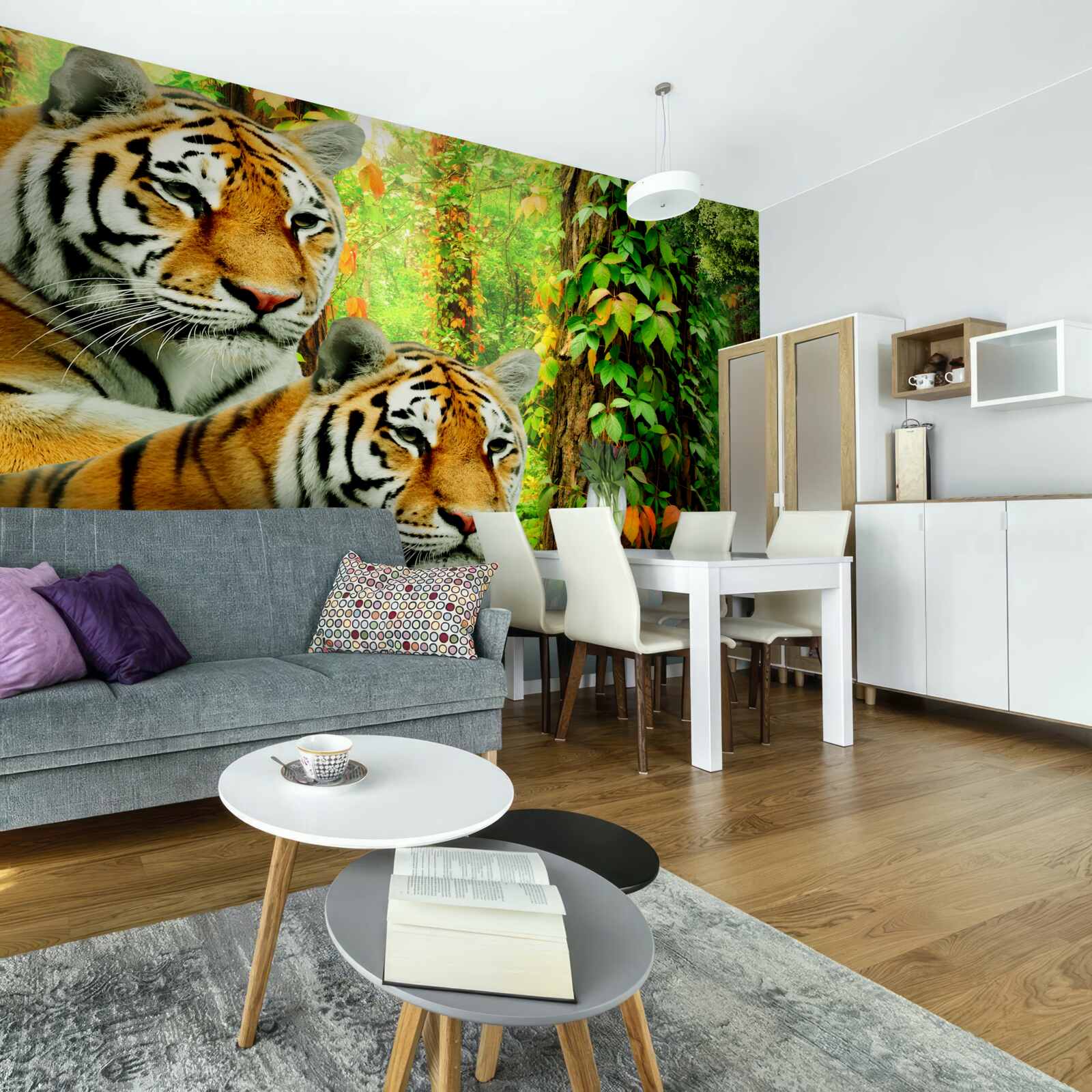 Фотошпалери сім'я тигрів у зеленій гущавині лісу