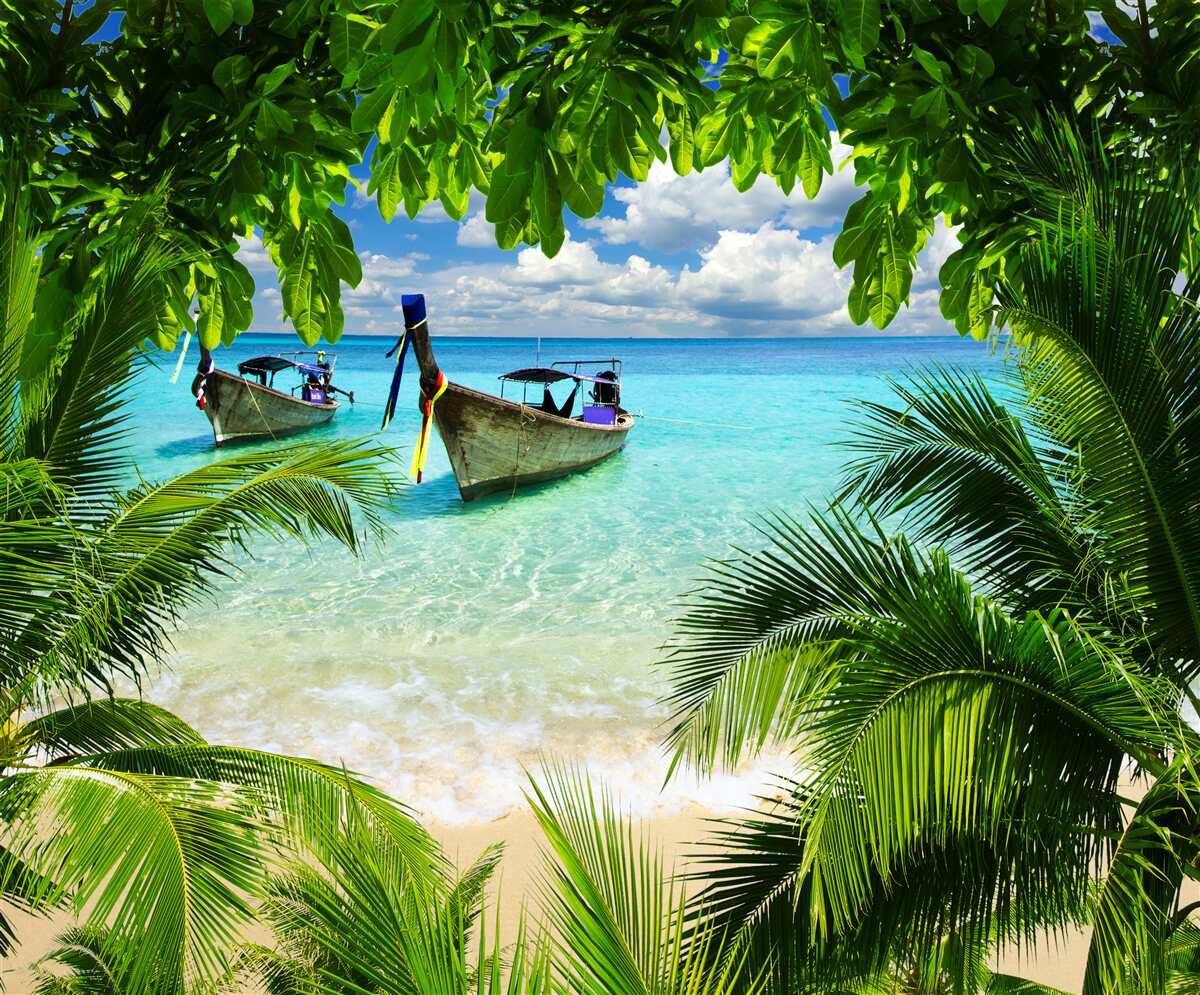 Фотошпалери судна біля узбережжя