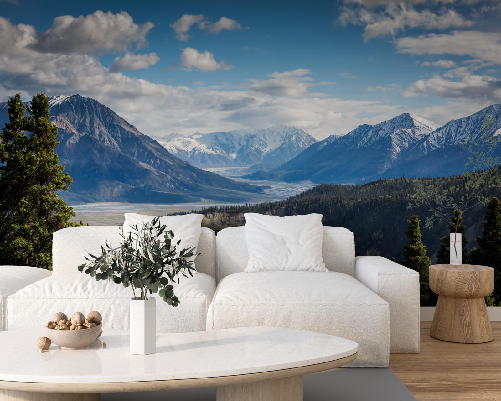 Фотошпалери гілка гір, увінчана деревами на узліссі