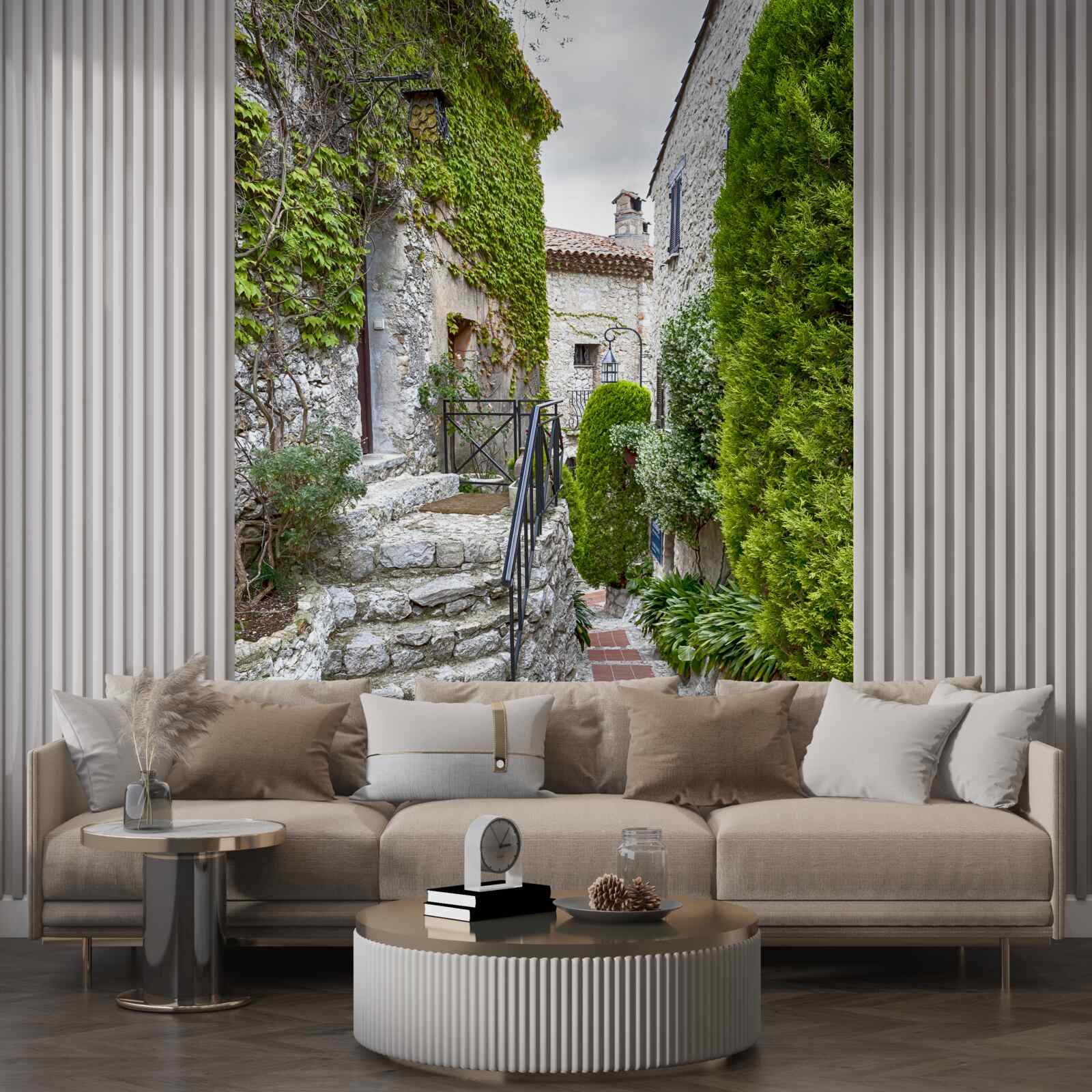 Фотошпалери тихий зелений двір у старовинному місті