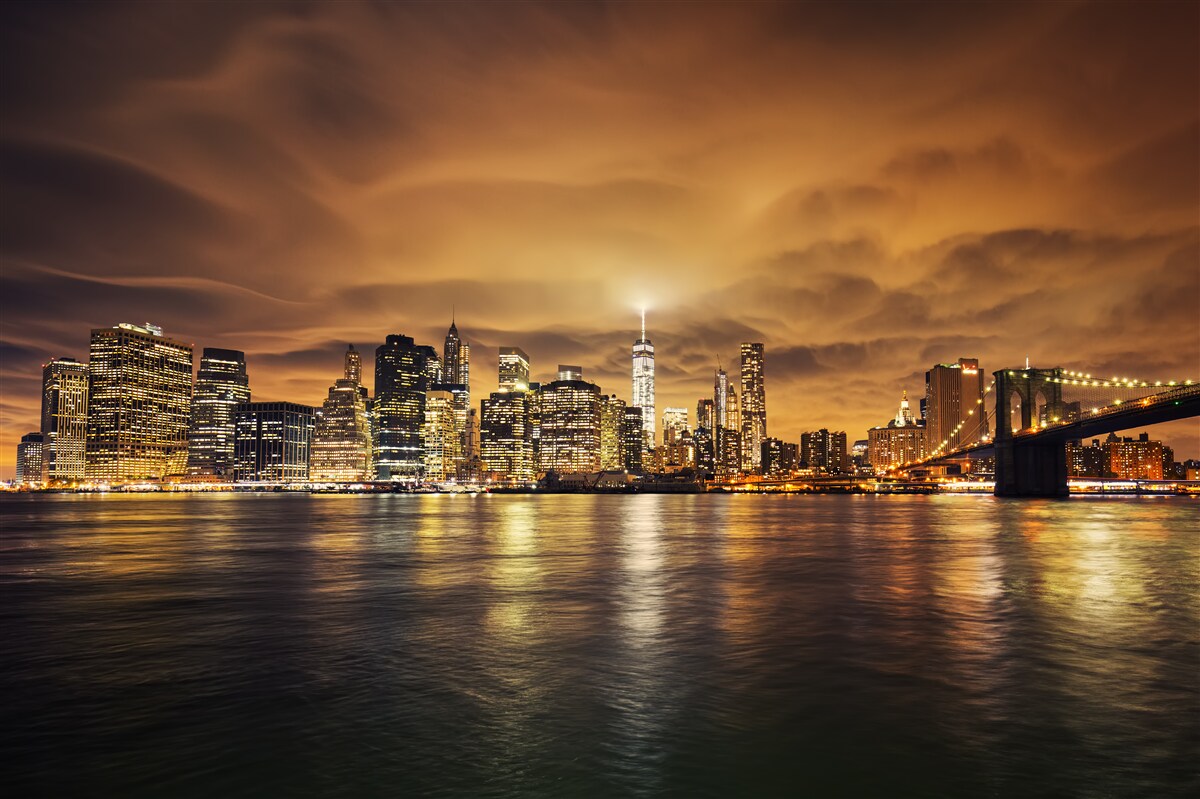 Фотошпалери захід сонця висвітлює сяйво нічних ліхтарів