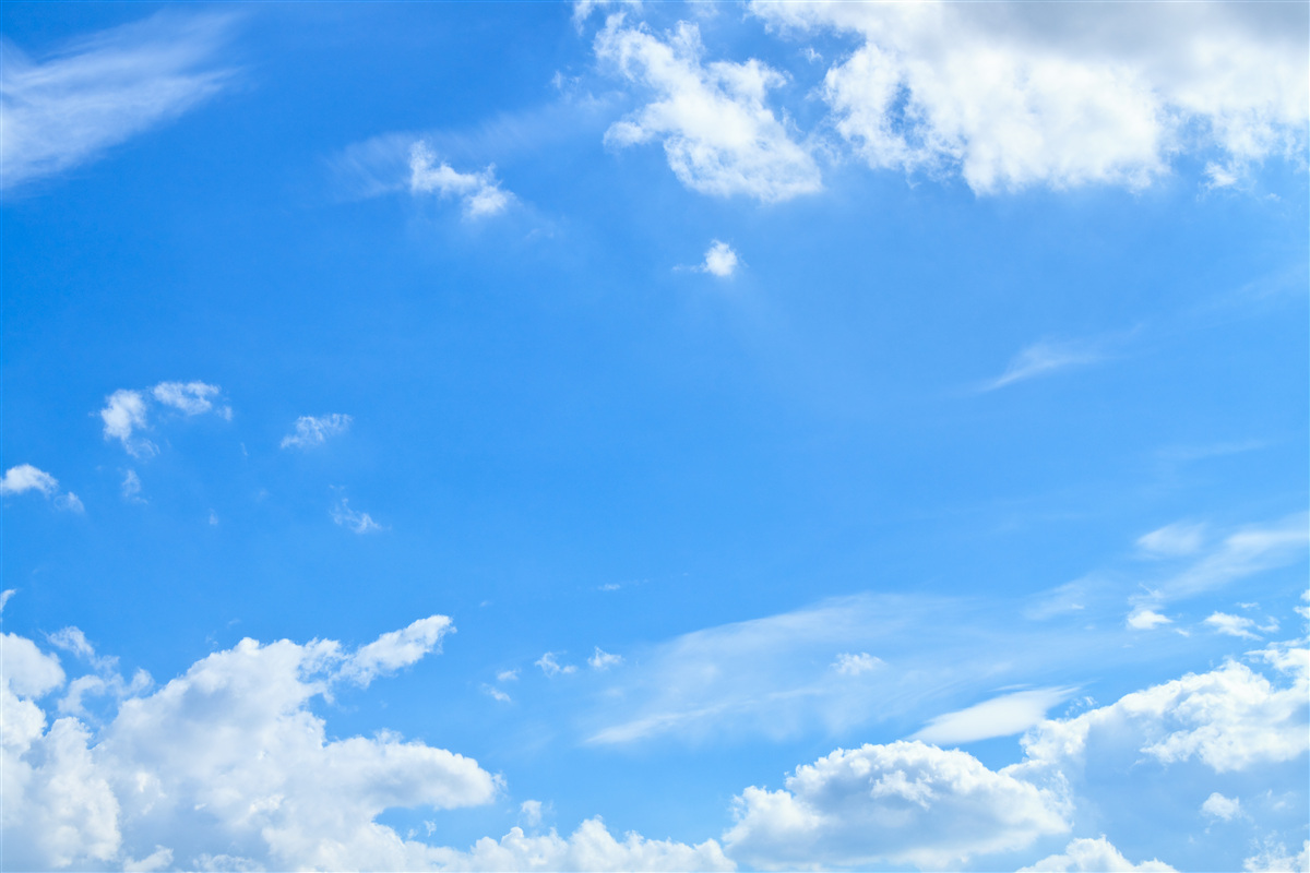 Фотошпалери небесна блакить з білосніжними хмарами