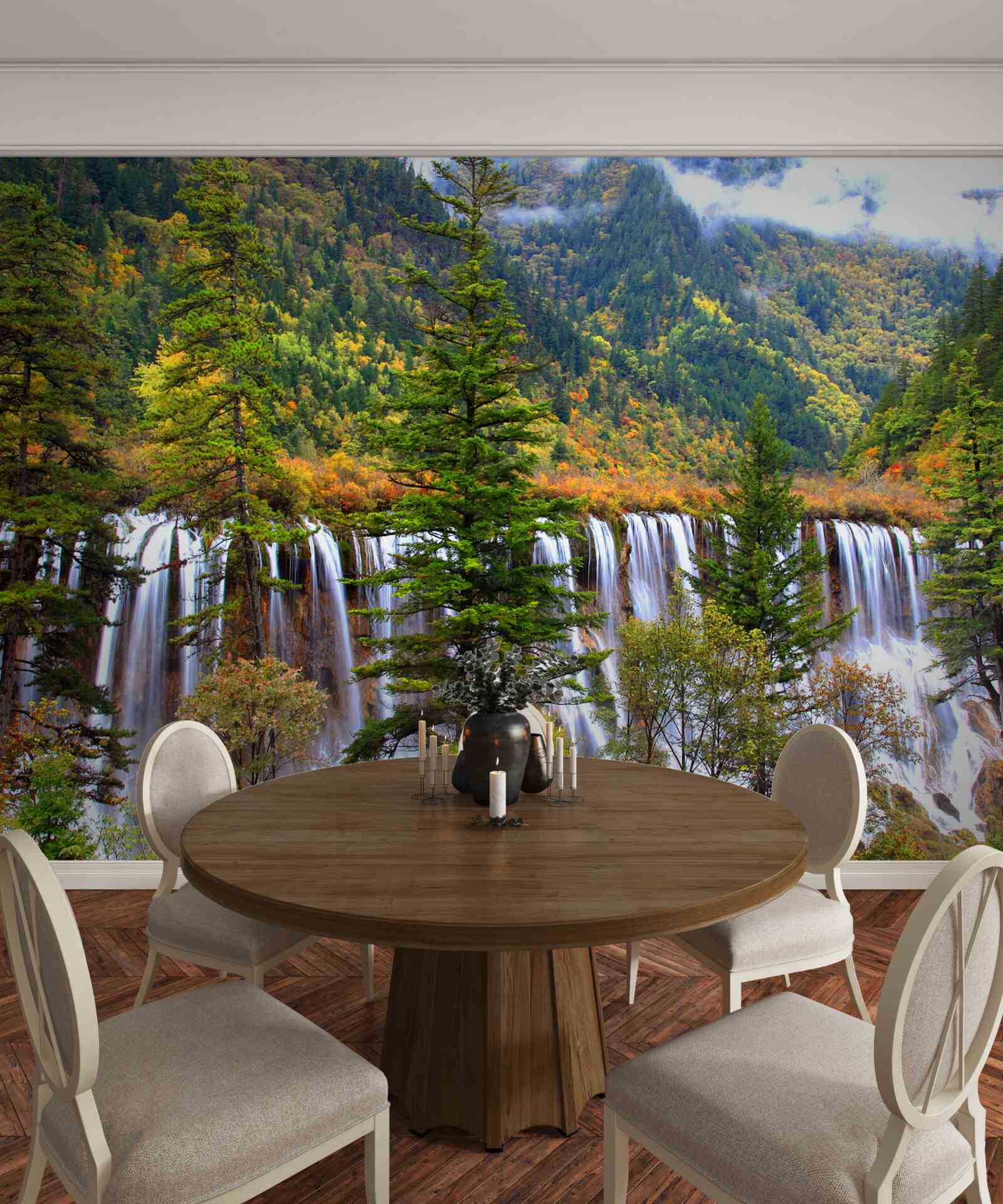 Фотошпалери величезний водоспад, що стікає зі схилу гори