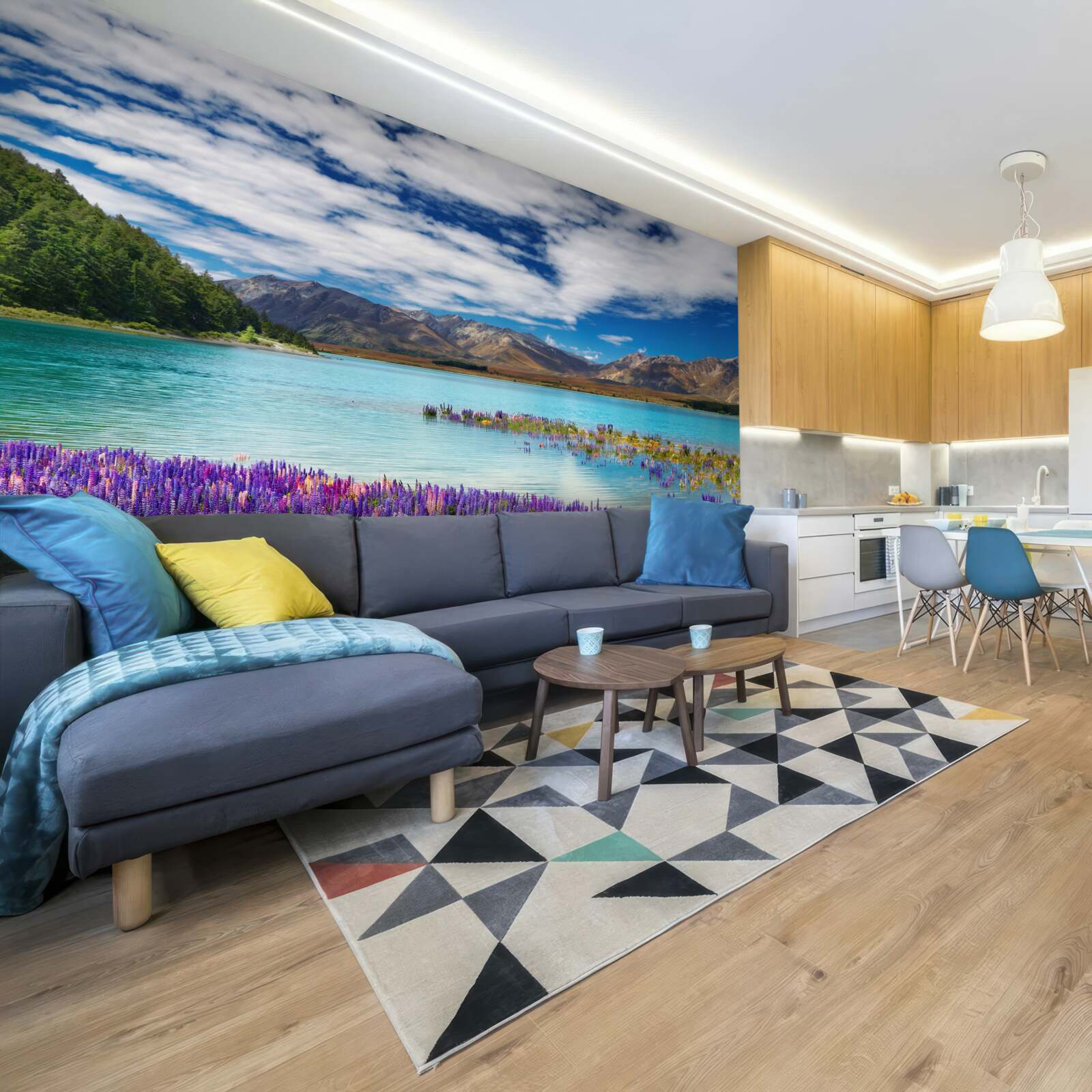 Фотошпалери квіти відбиваються у кришталево чистій воді гірського озера