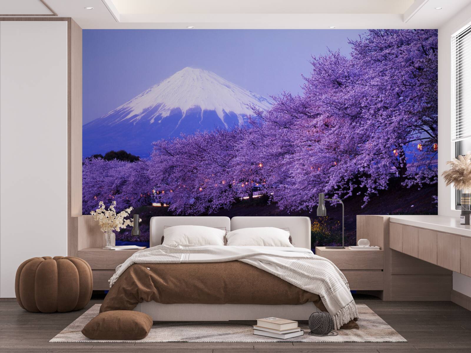 Фотошпалери квіти бузку біля підніжжя гори ростуть близько до води