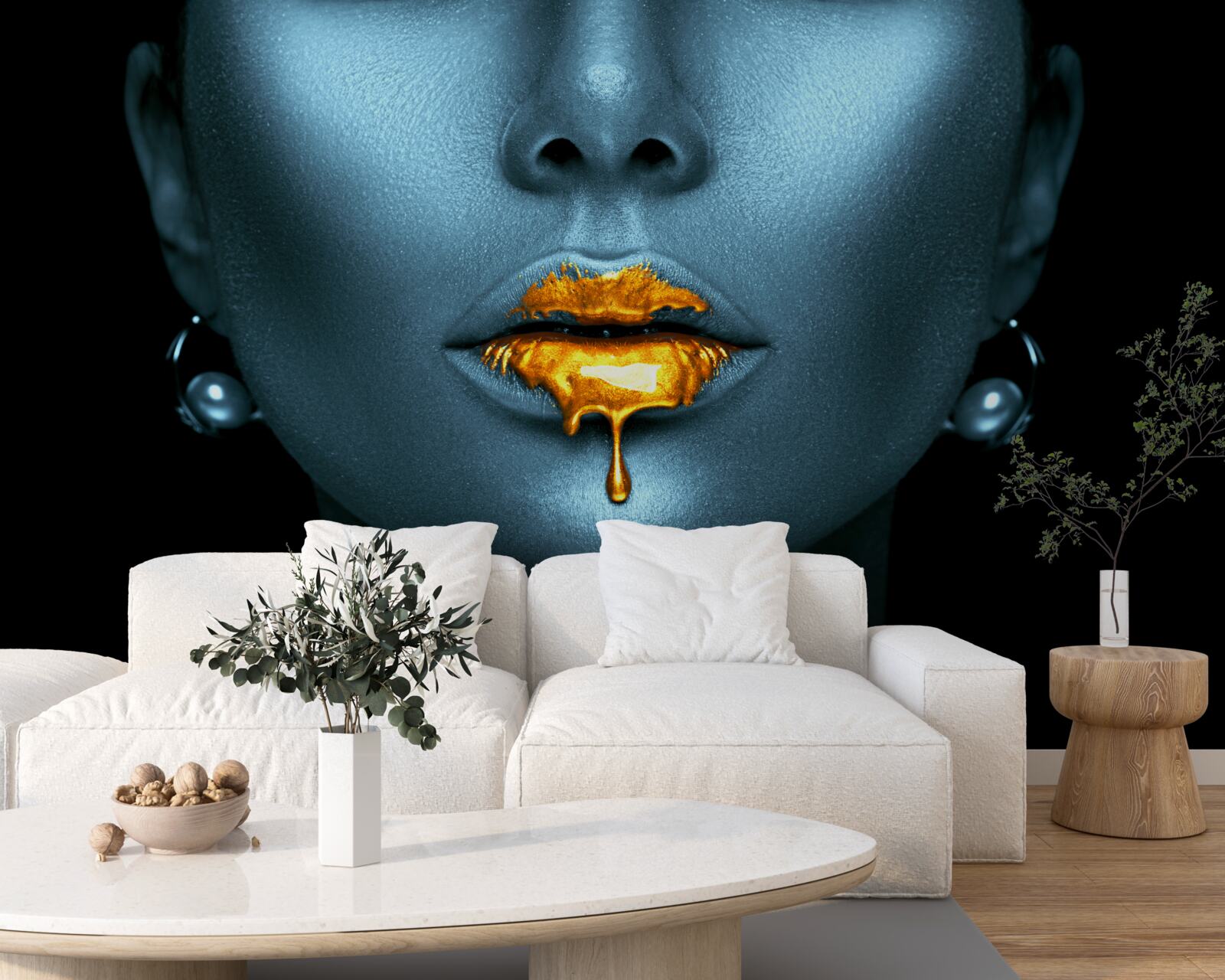 Фотошпалери жінка з губами, нафарбованими золотою фарбою
