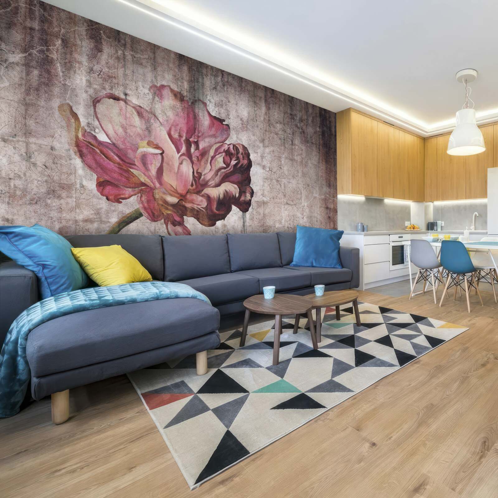 Фотошпалери самотня червона квітка під зливою