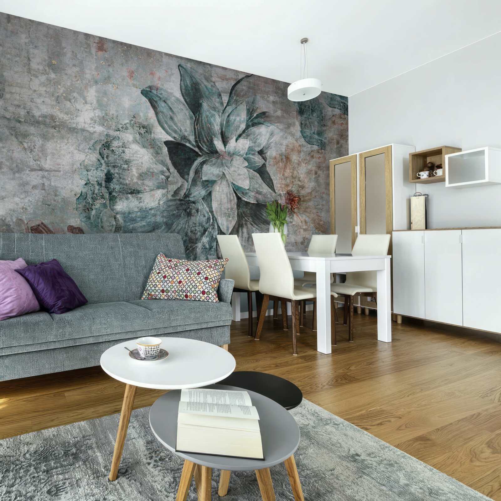 Фотошпалери квітучі рослини на бетонному бар'єрі