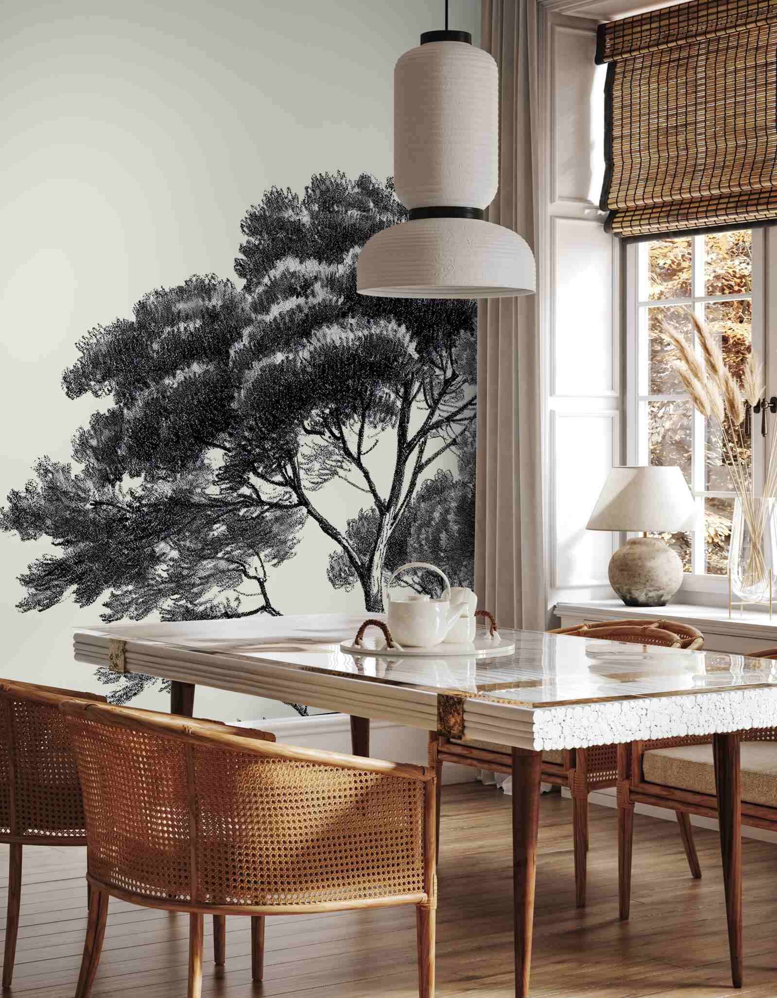 Фотошпалери щільно межує з великим лісом