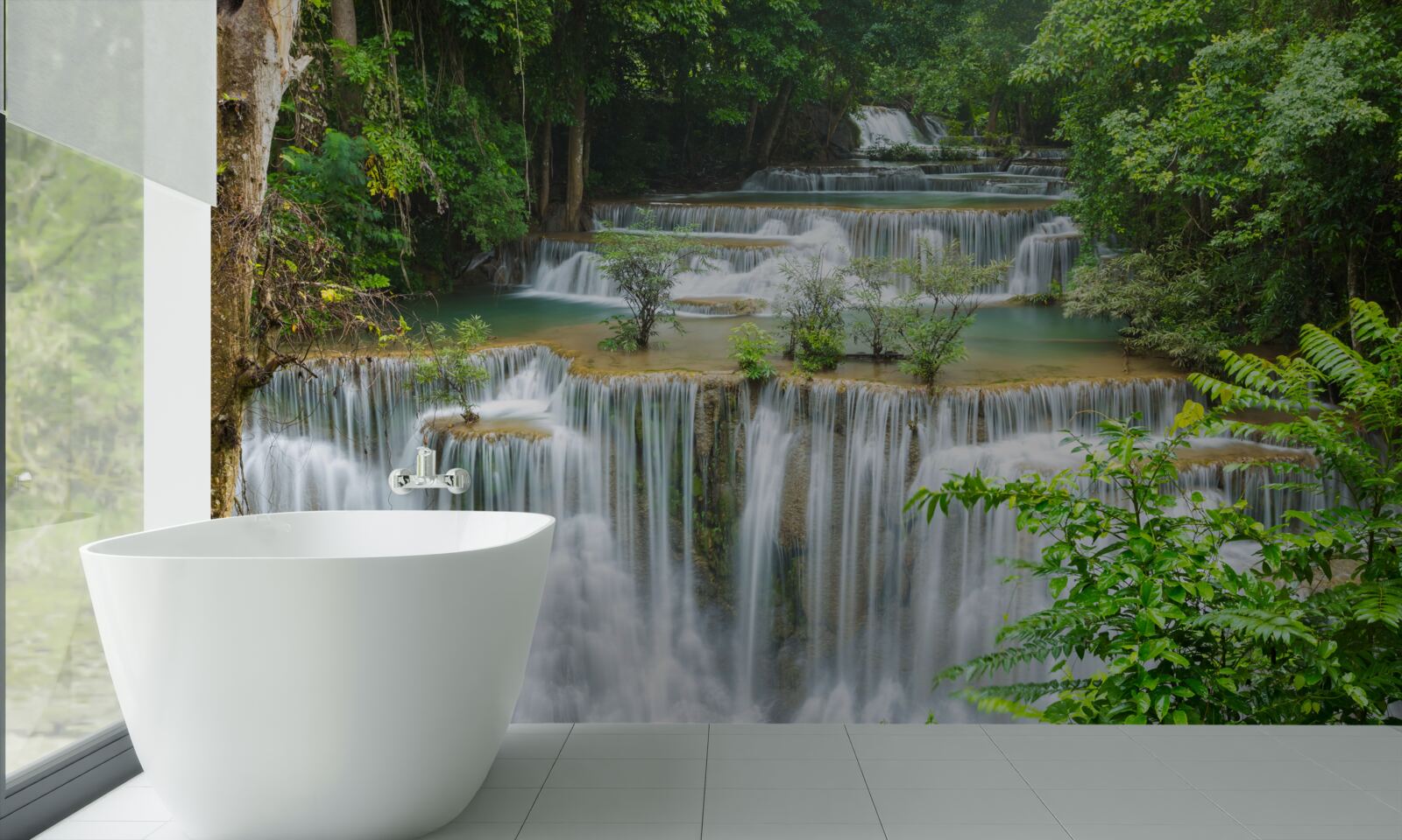 Фотошпалери величний водоспад, з якого вода швидко падає з оглушливим шумом