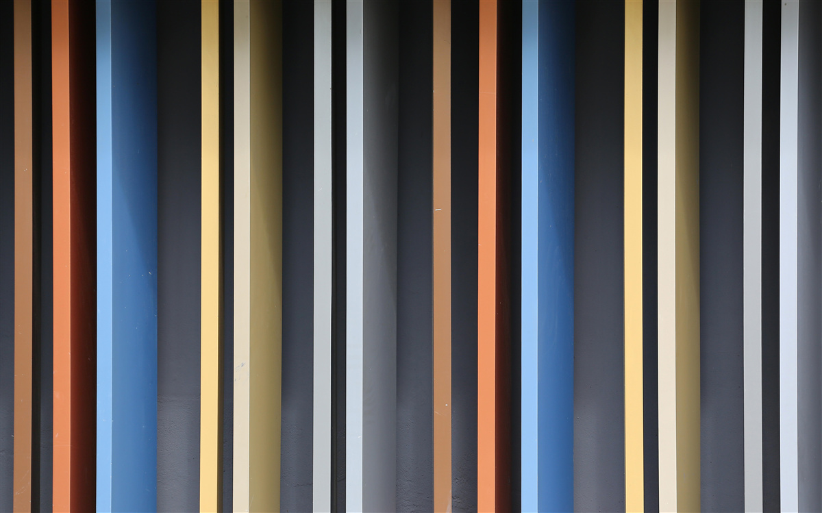 Фотошпалери яскраві кольорові лінії, що проходять вертикально