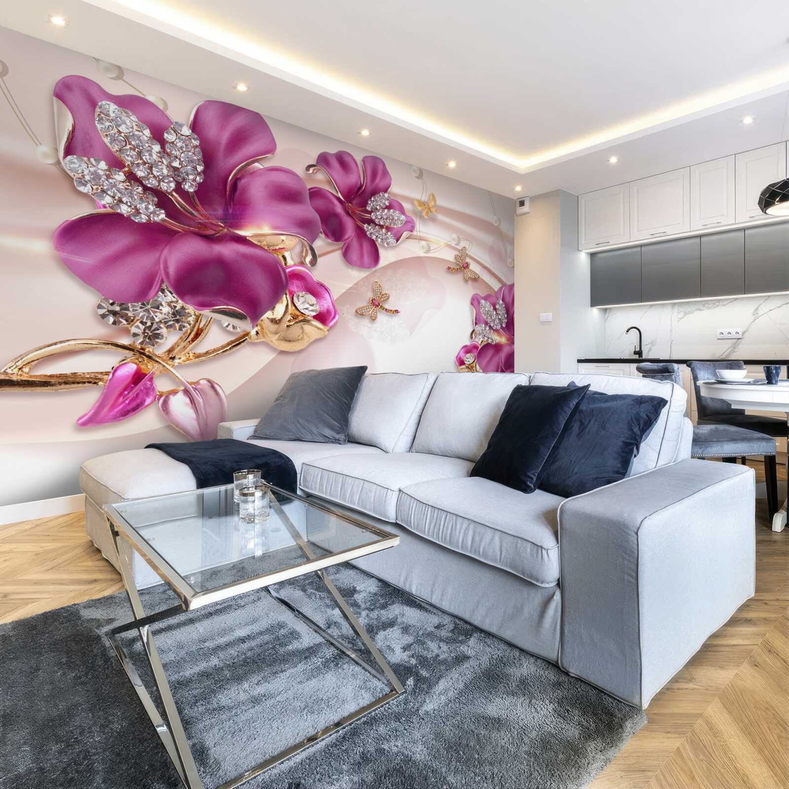 Фотошпалери фіолетові пелюстки квітів в оточенні перлів і золота