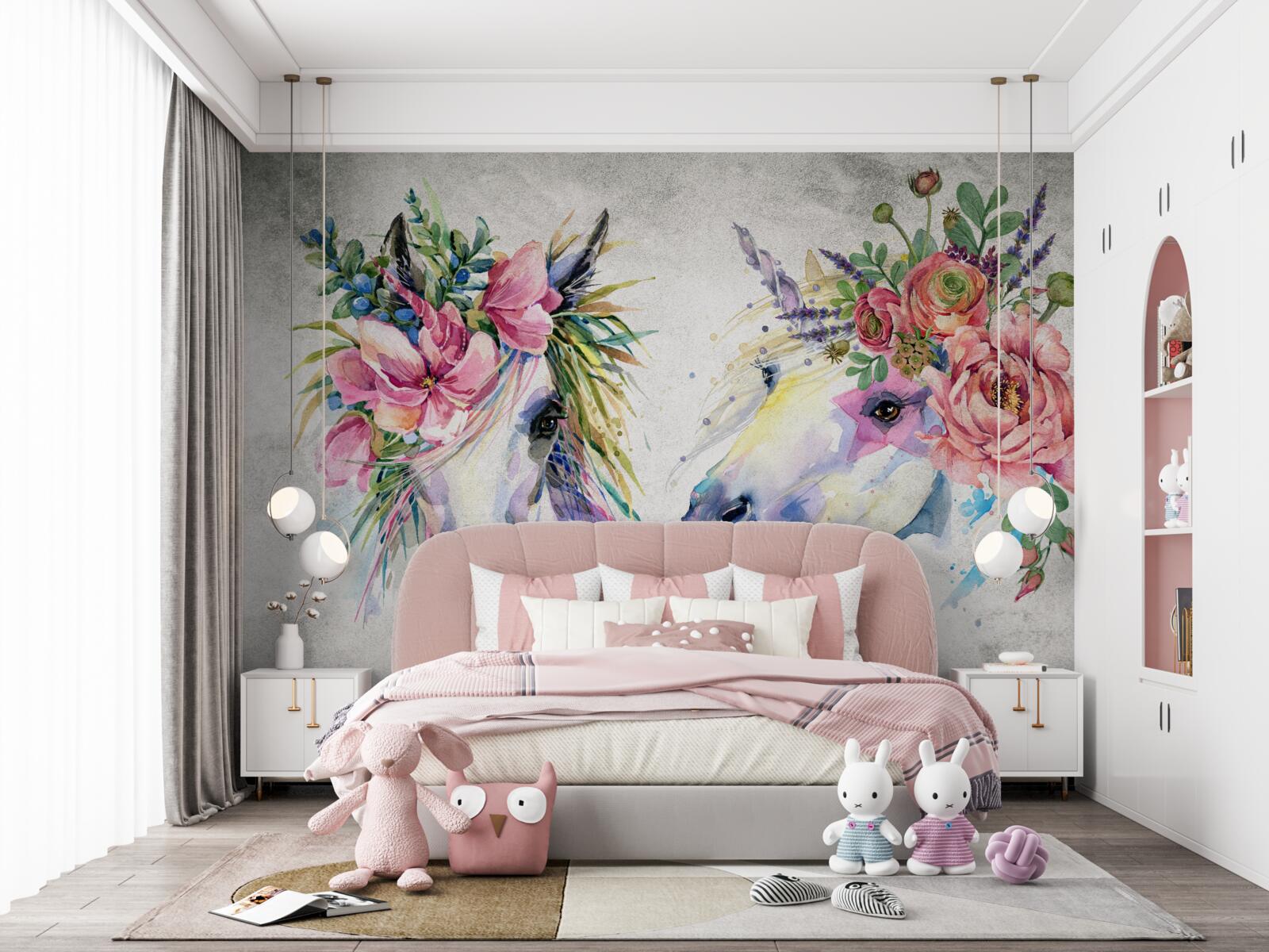 Фотошпалери квіти, акварельні фарби та письмове приладдя