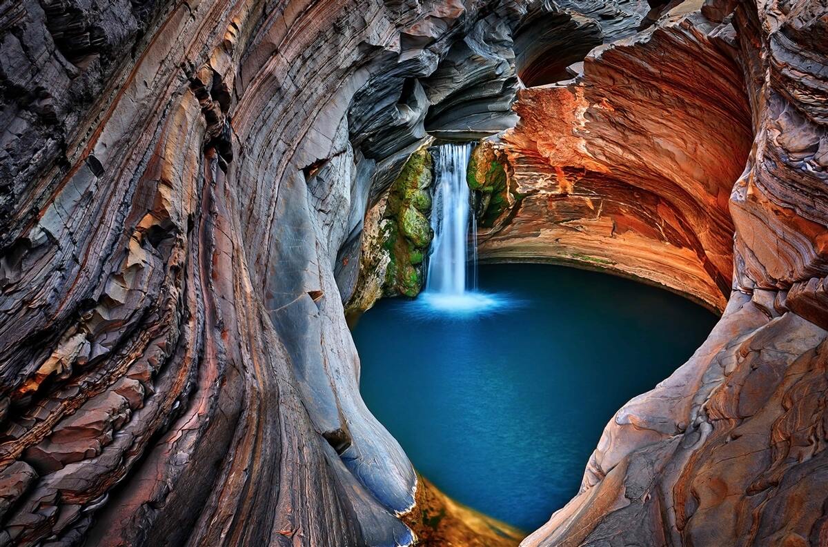 Фотошпалери куток печери