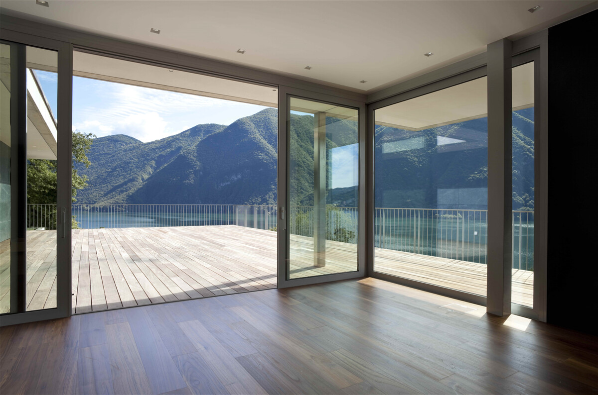 Фотошпалери чудовий панорамний вид з тераси