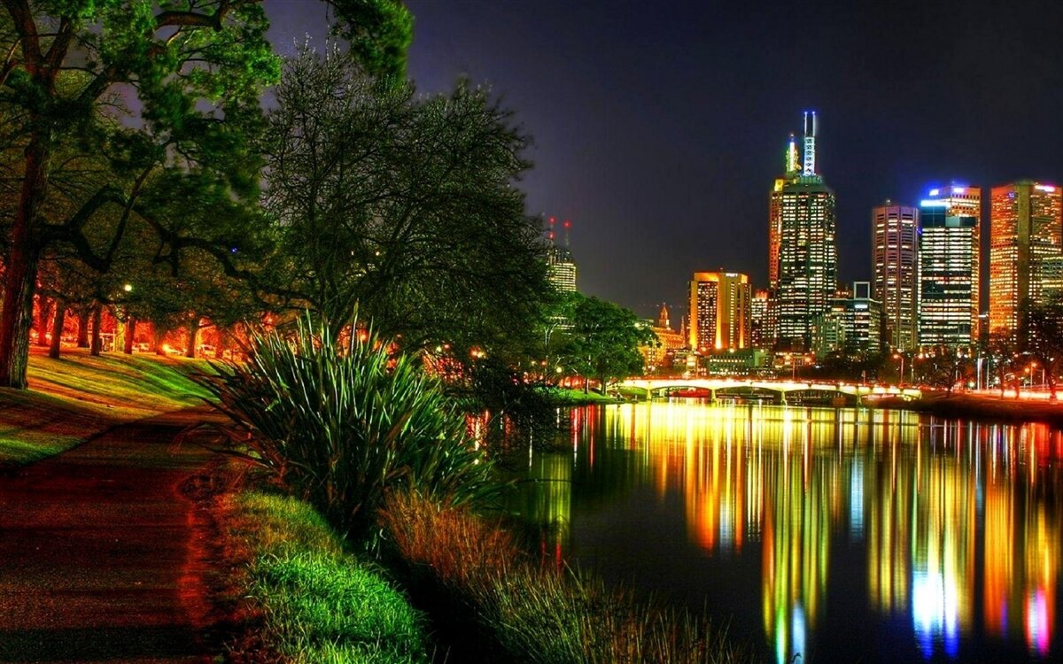 Фотошпалери занедбана набережна ввечері