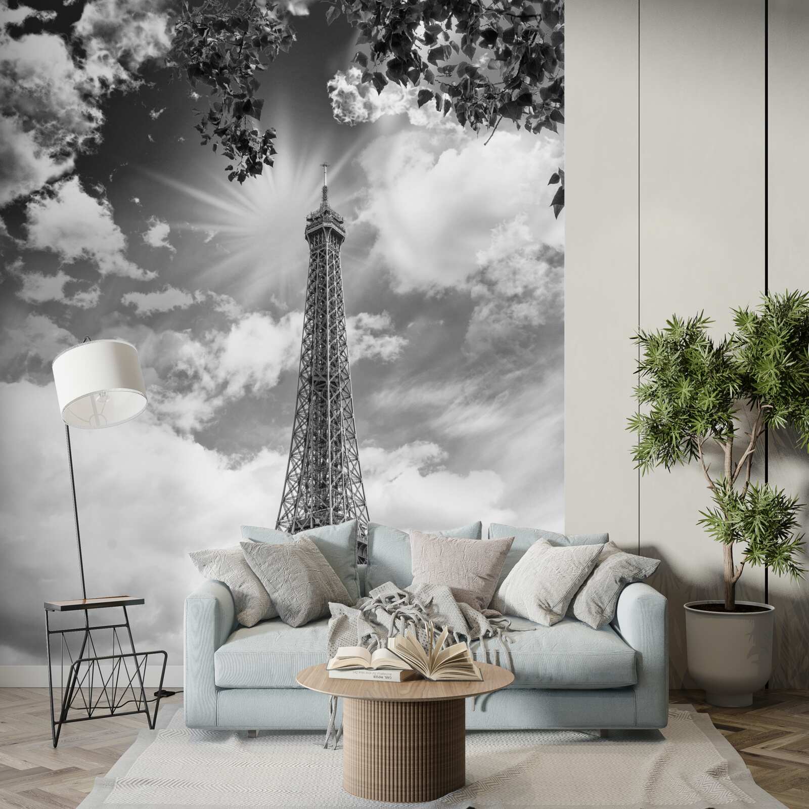 Фотошпалери Ейфелева вежа в чорно-білому кольорі при сонячному світлі