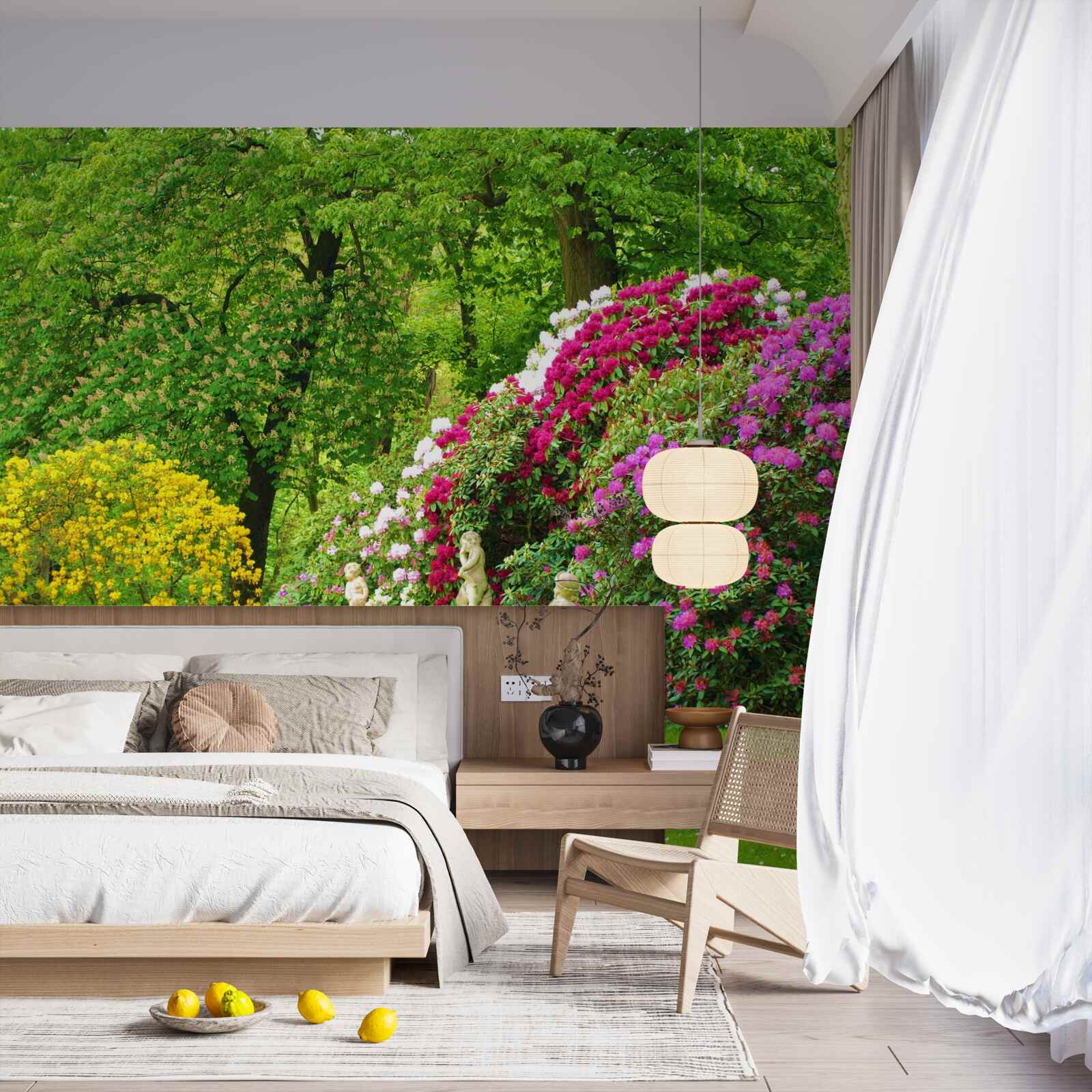 Фотошпалери чагарники різних кольорів серед зелені