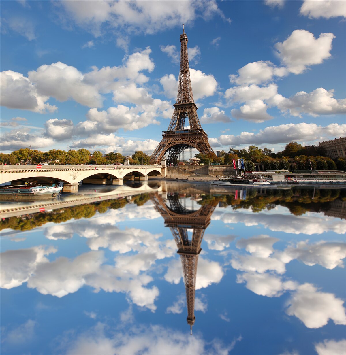 Фотошпалери відображення парижу в дзеркалі