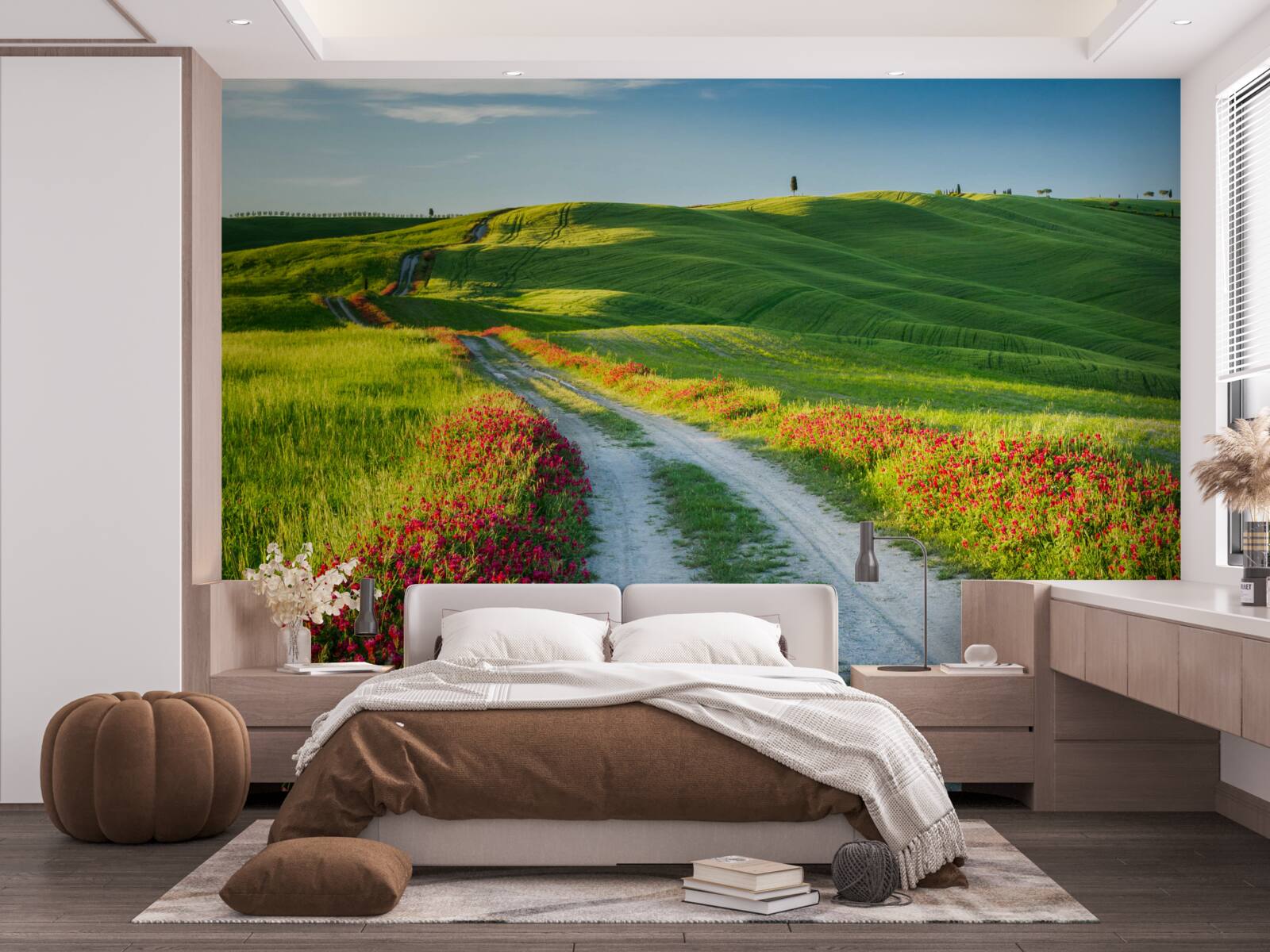 Фотошпалери дорога в горах в оточенні зелених полів