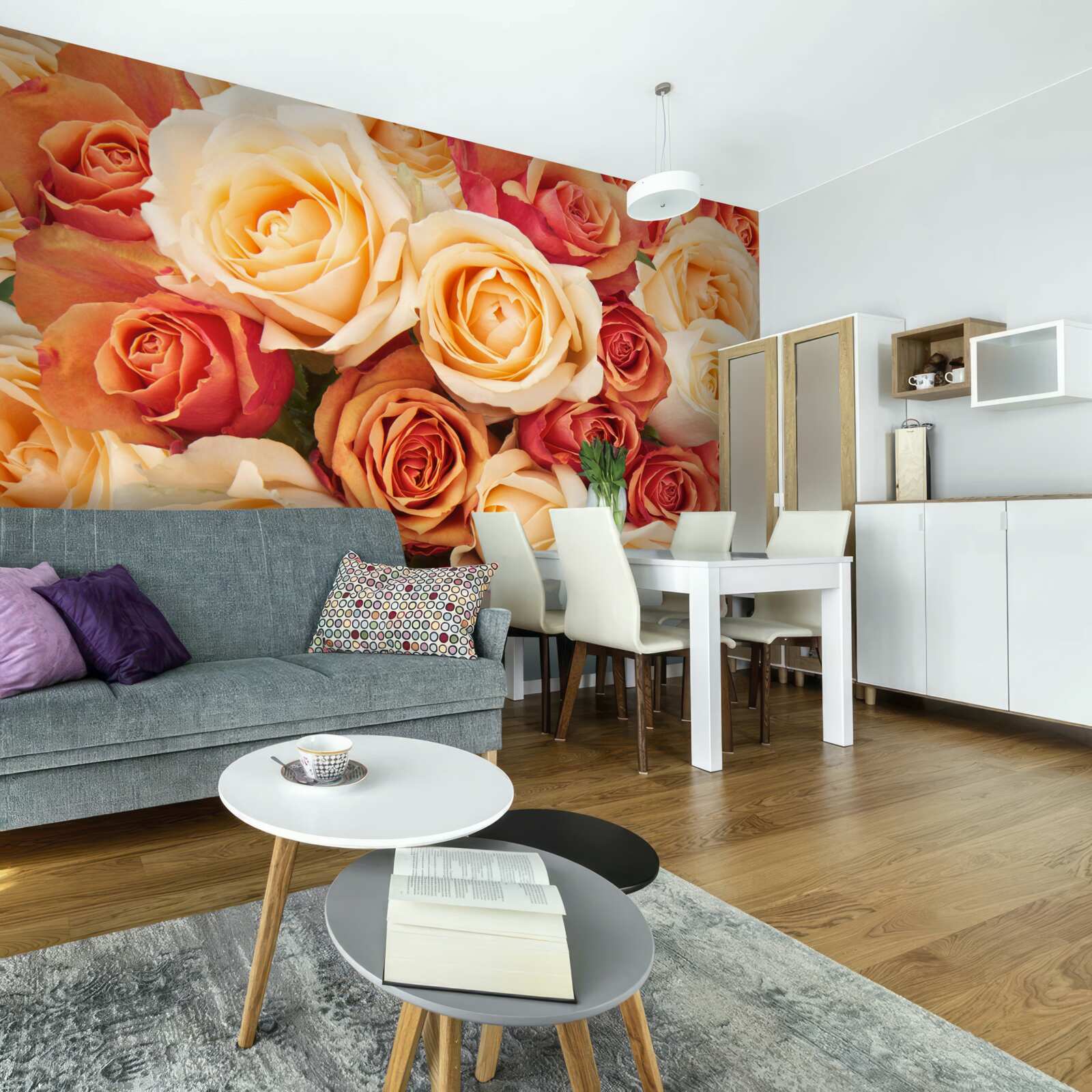 Фотошпалери троянди з м'якими квітами у світлих та персикових тонах