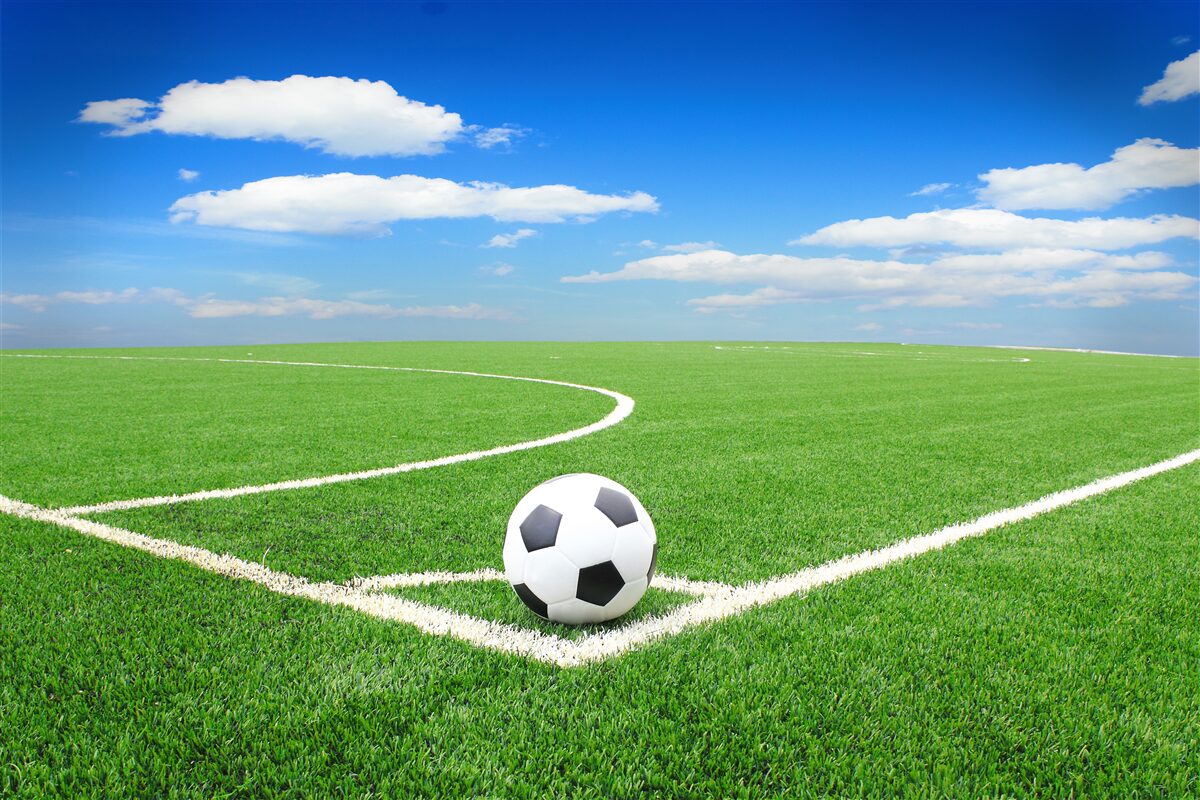 Фотошпалери м'яч знаходиться в куті поля