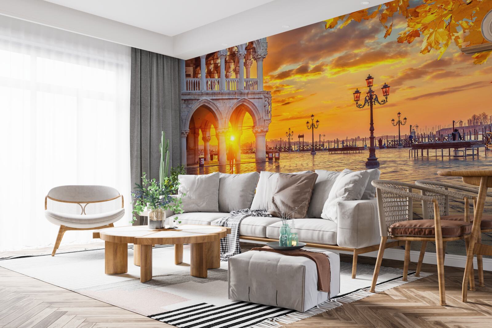 Фотошпалери теплі, яскраві промені заходу сонця над головною площею