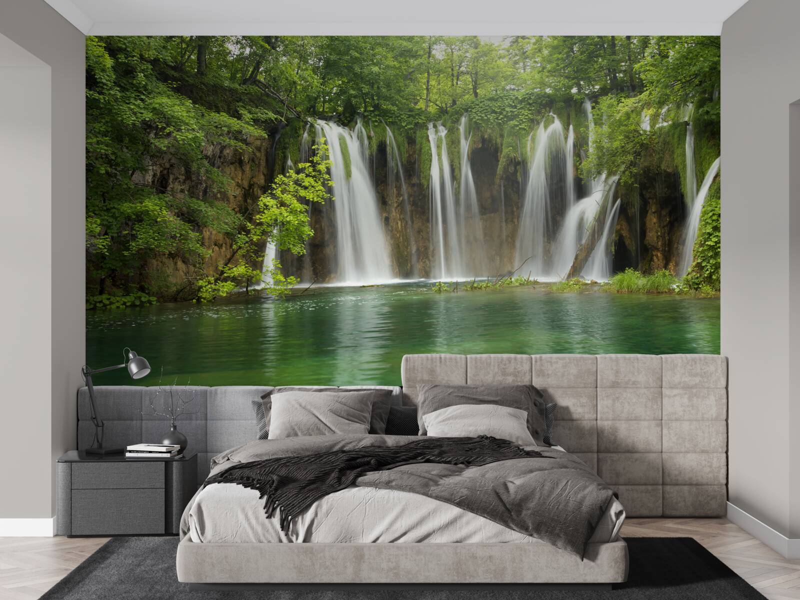 Фотошпалери вода швидко тече в ущелину посеред гірського лісу