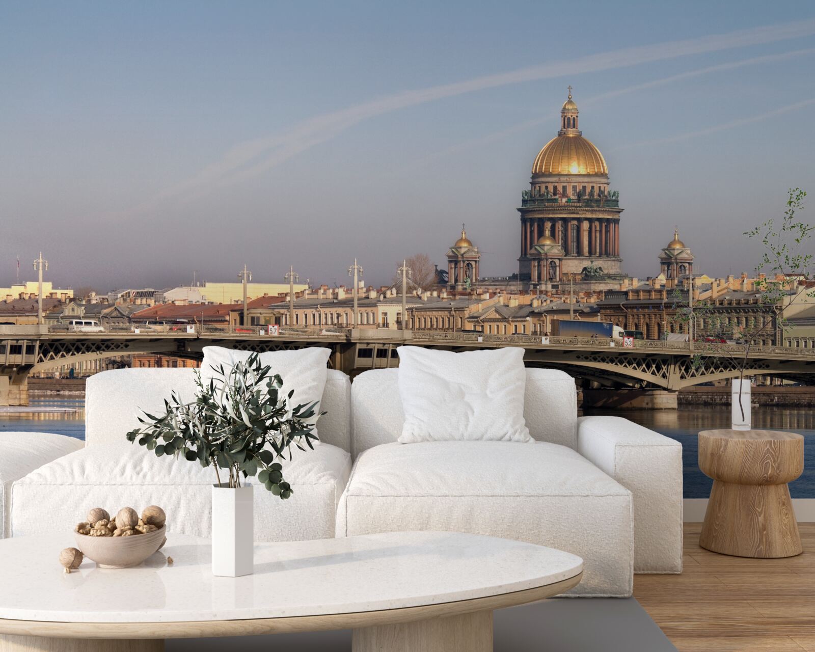 Фотошпалери купол церкви із золота на тлі міського пейзажу