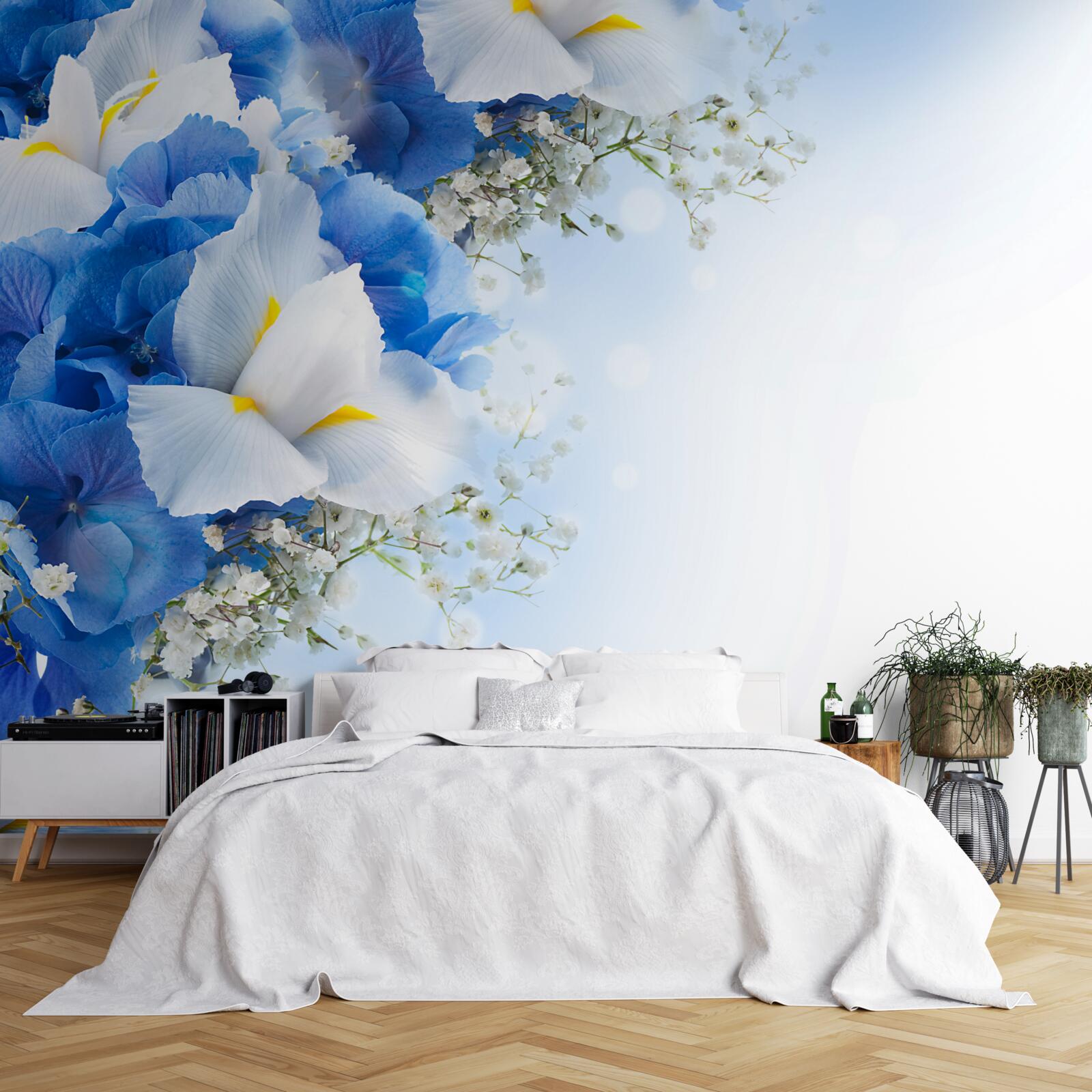 Фотошпалери синя фарба та білі бутони біля ставка