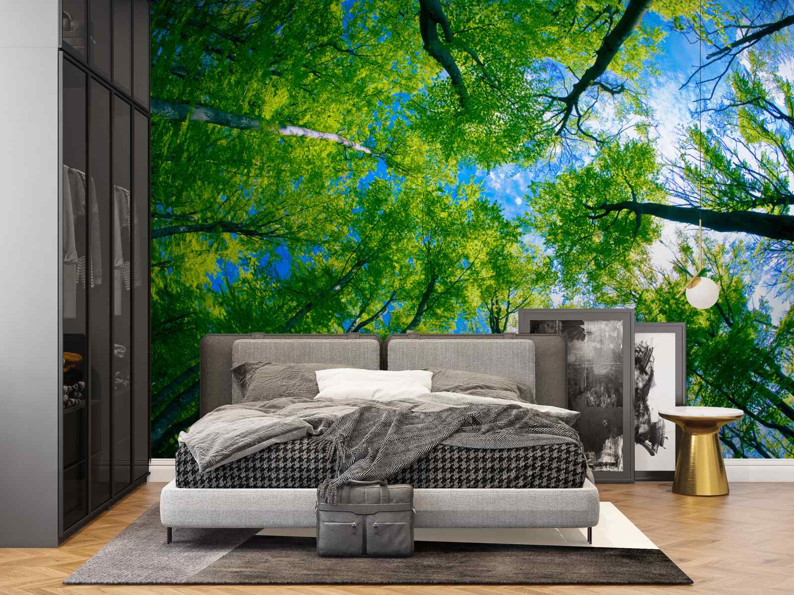 Фотошпалери смарагдовий ліс на тлі блакитного неба