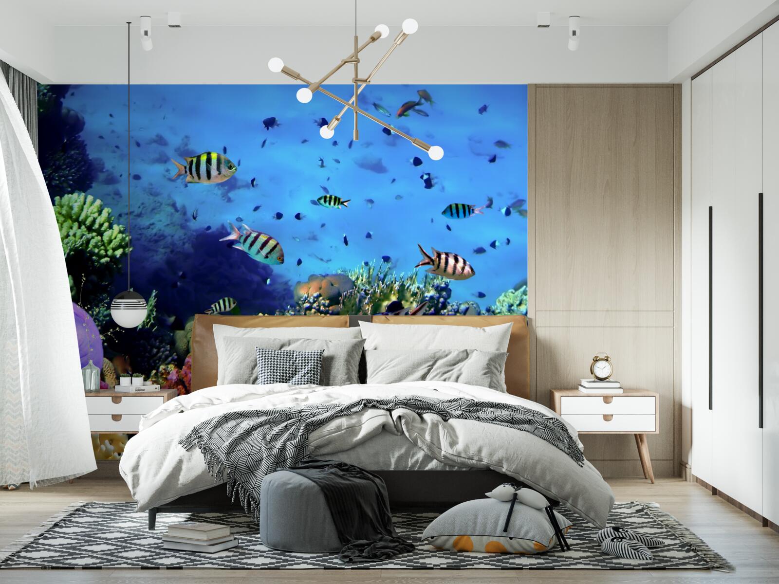 Фотошпалери смугаста риба в глибинах океану